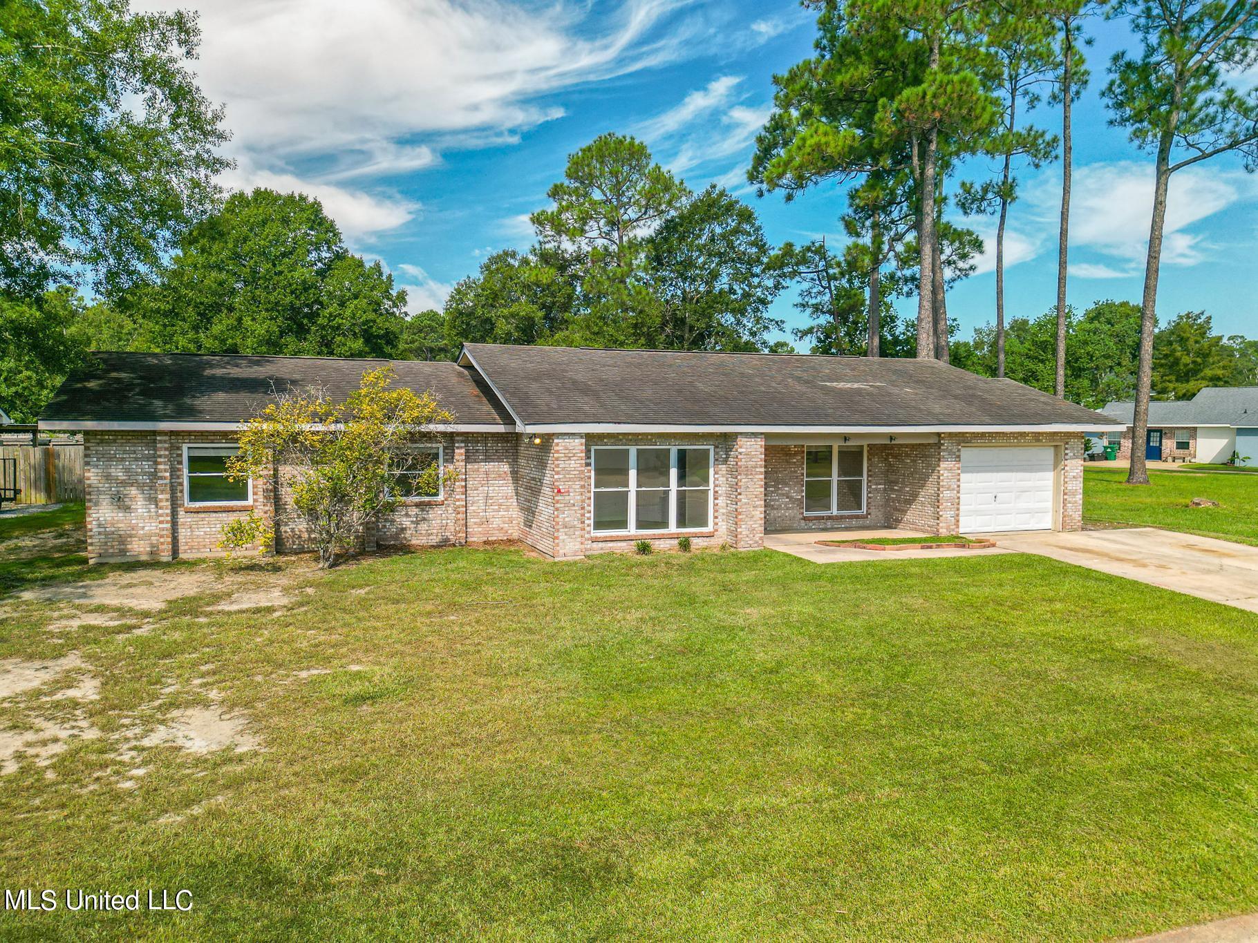 206 Idlewood Drive, Waveland, Mississippi image 2