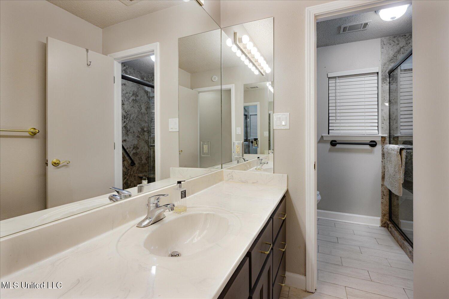 6821 Autumn Oaks Drive, Olive Branch, Mississippi image 19