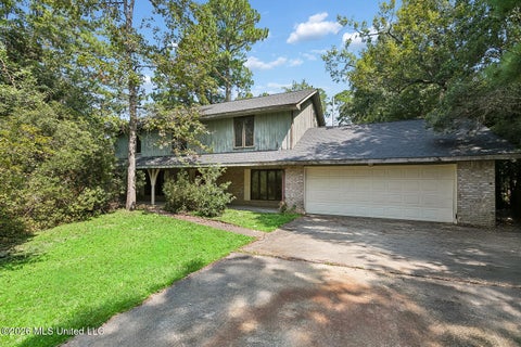 Homes For Sale - 7624 Fairway Drive<br/> Diamondhead, MS 39525