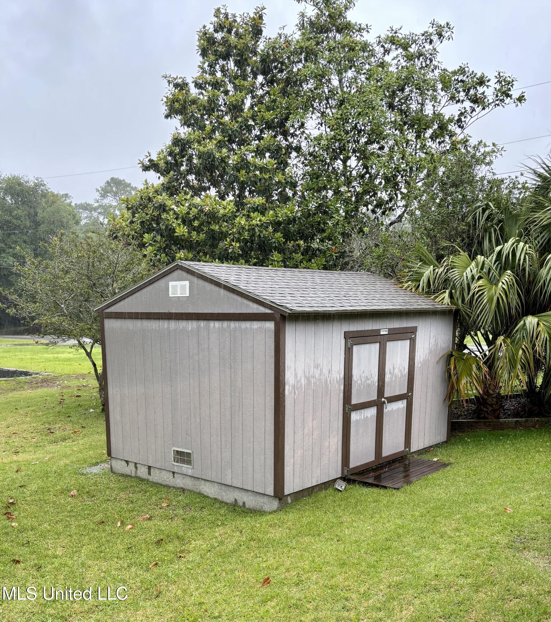1405 Bay Ridge Drive, Gautier, Mississippi image 3