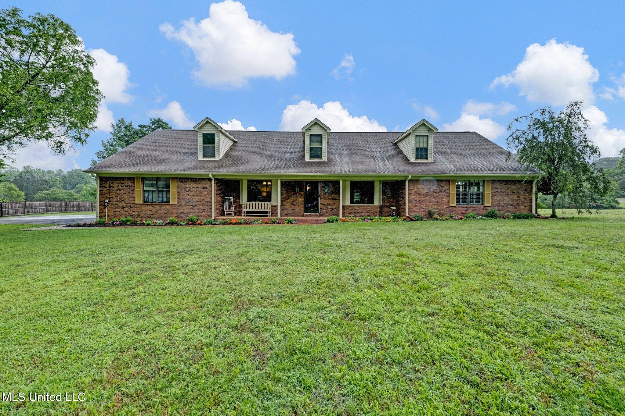 8140 Hunters Hill Cove, Olive Branch, Mississippi image 2