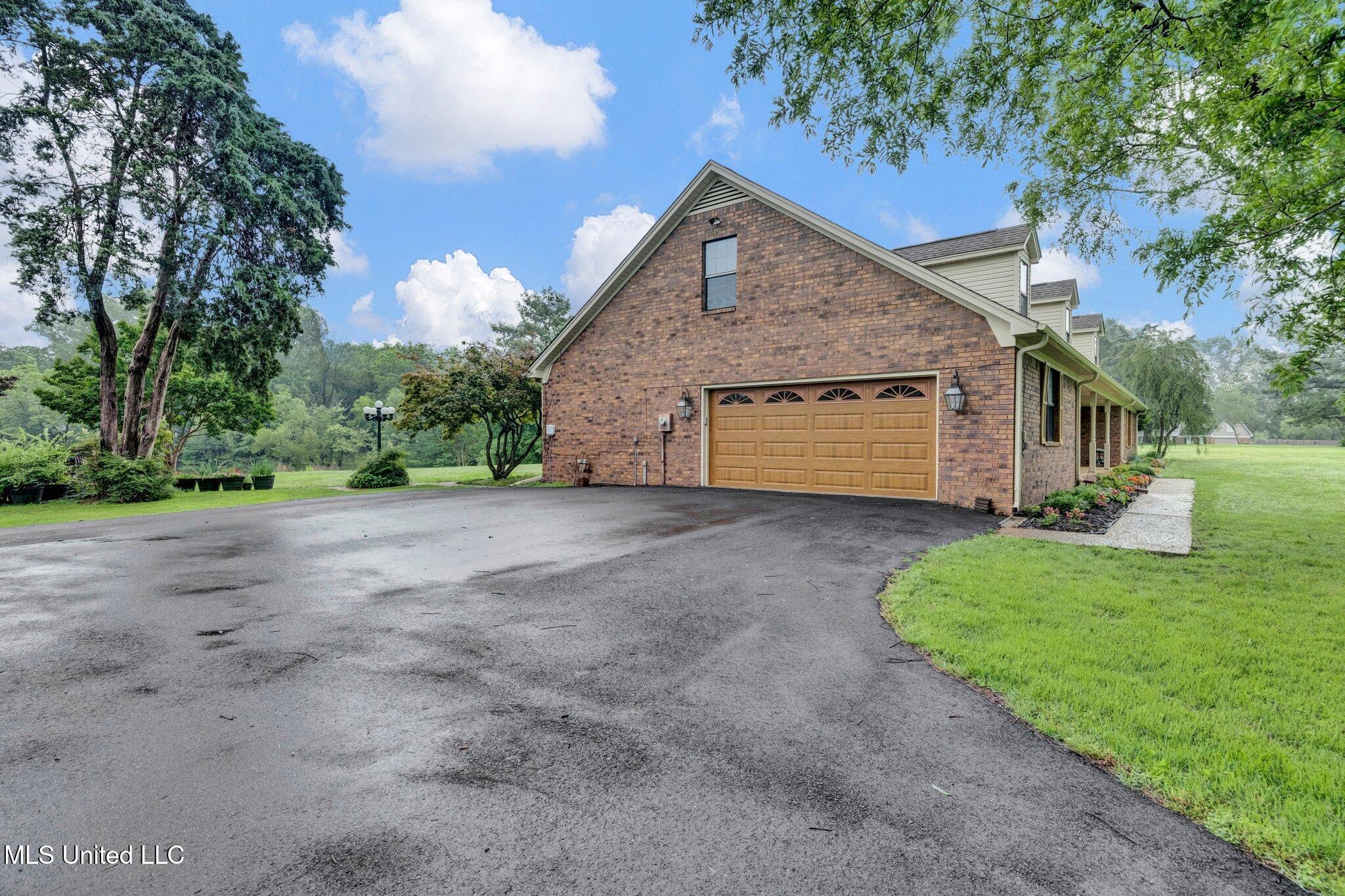 8140 Hunters Hill Cove, Olive Branch, Mississippi image 8
