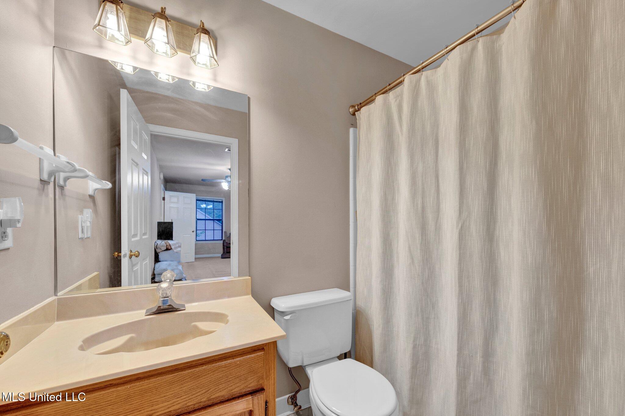 8140 Hunters Hill Cove, Olive Branch, Mississippi image 34
