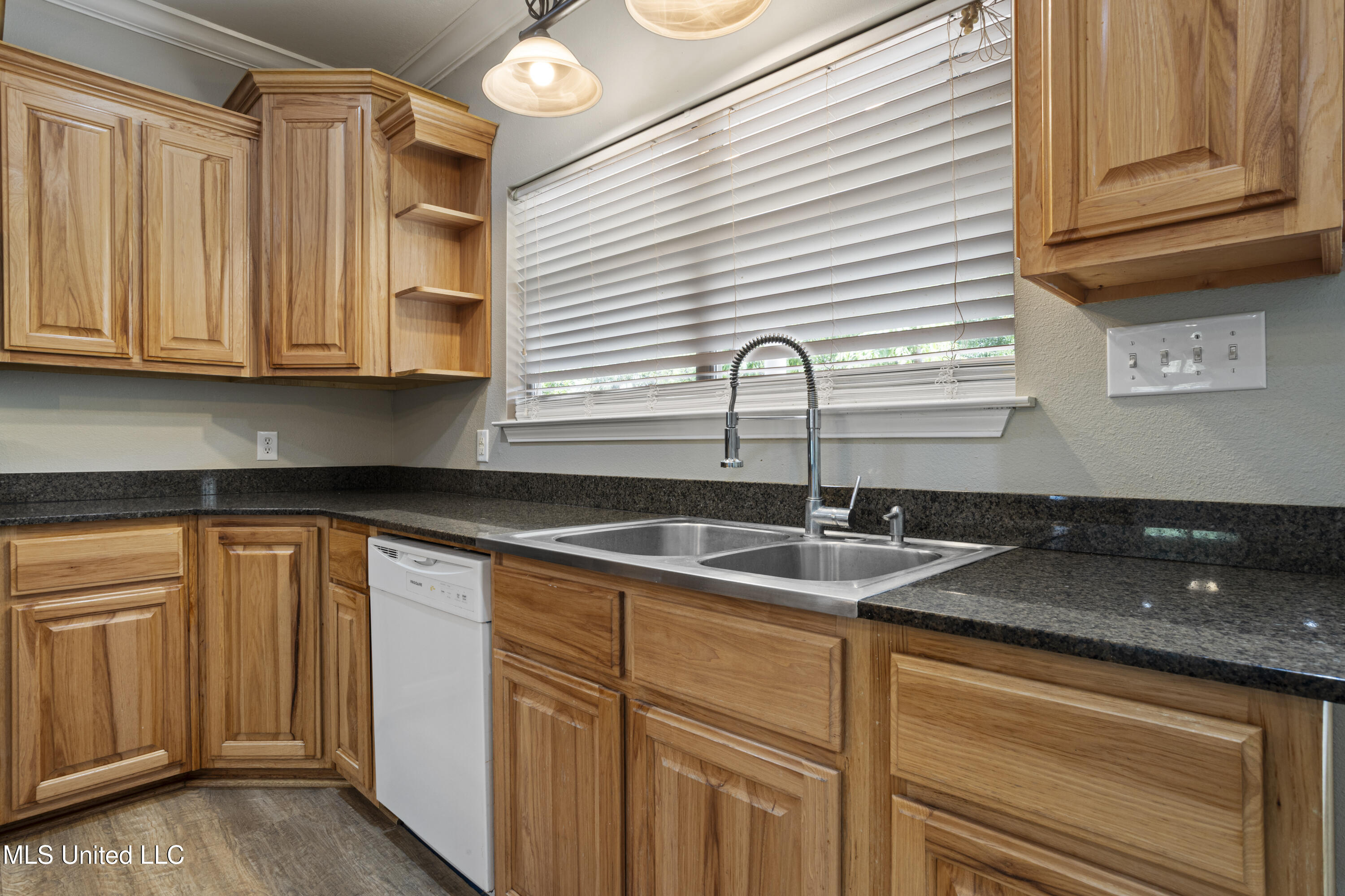 1408 36th Avenue, Gulfport, Mississippi image 7