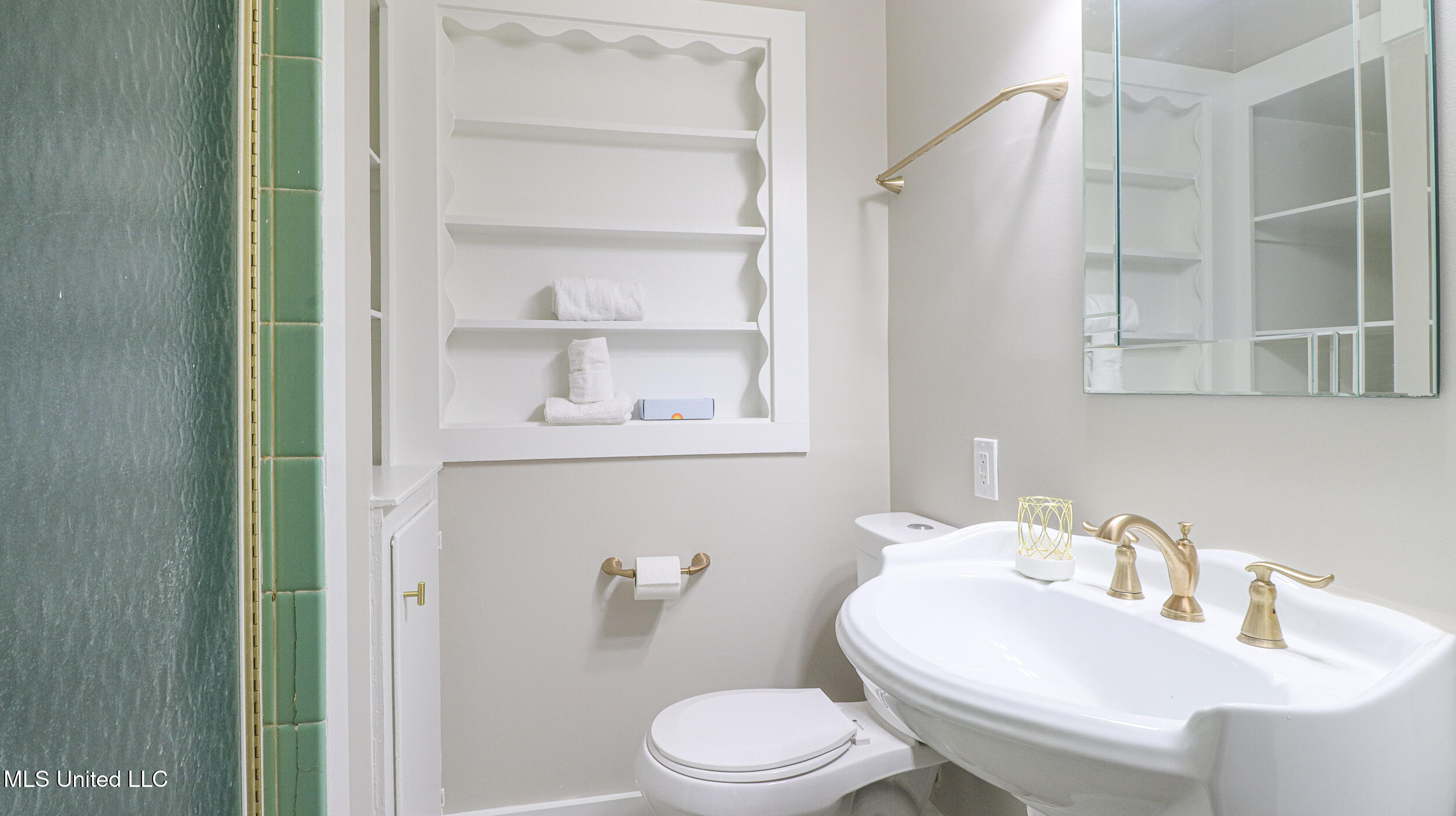 Biloxi, Mississippi 39530, United States, 3 Bedrooms Bedrooms, ,2 BathroomsBathrooms,Residential,Active,239970