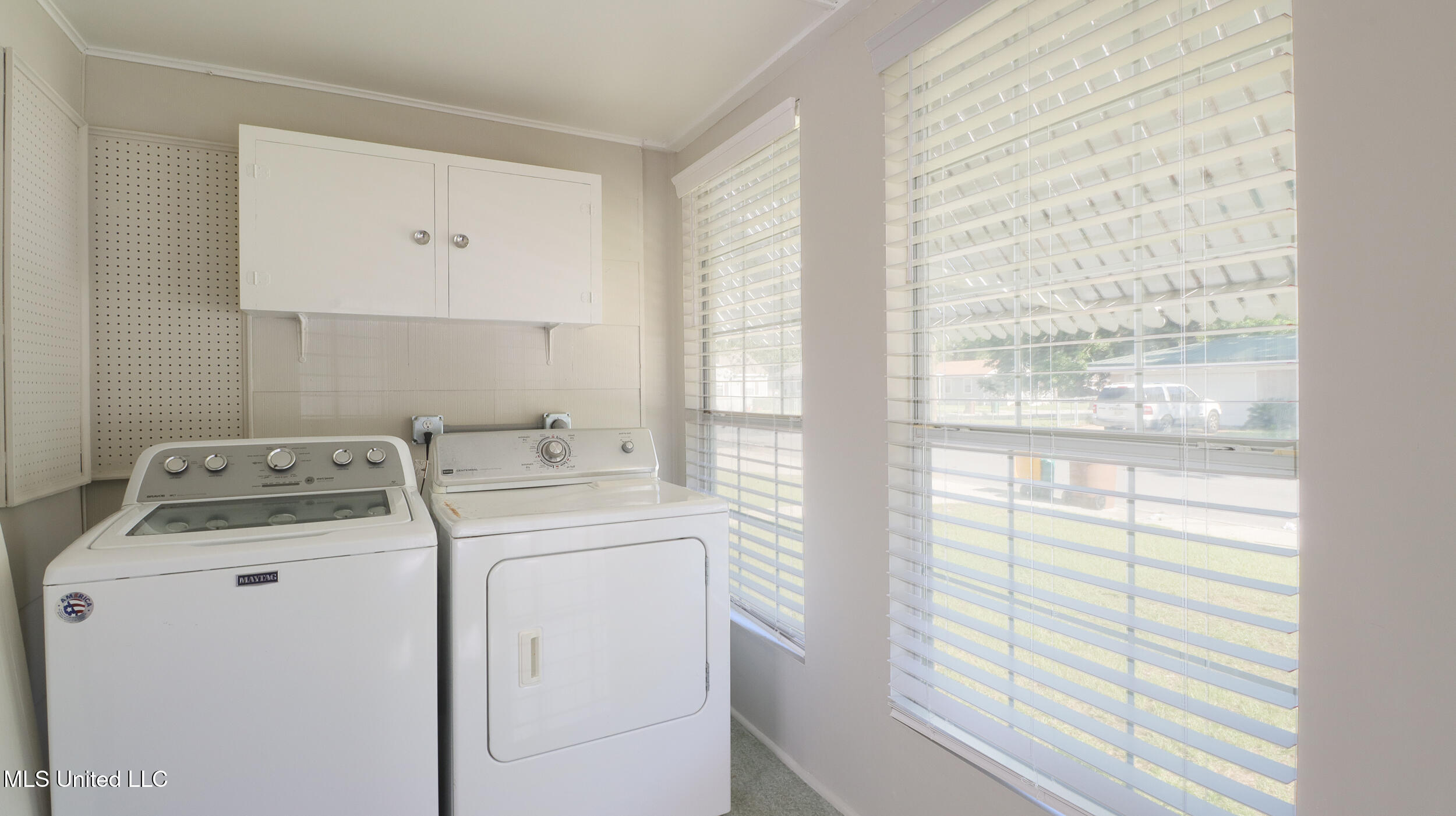 Biloxi, Mississippi 39530, United States, 3 Bedrooms Bedrooms, ,2 BathroomsBathrooms,Residential,Active,239970