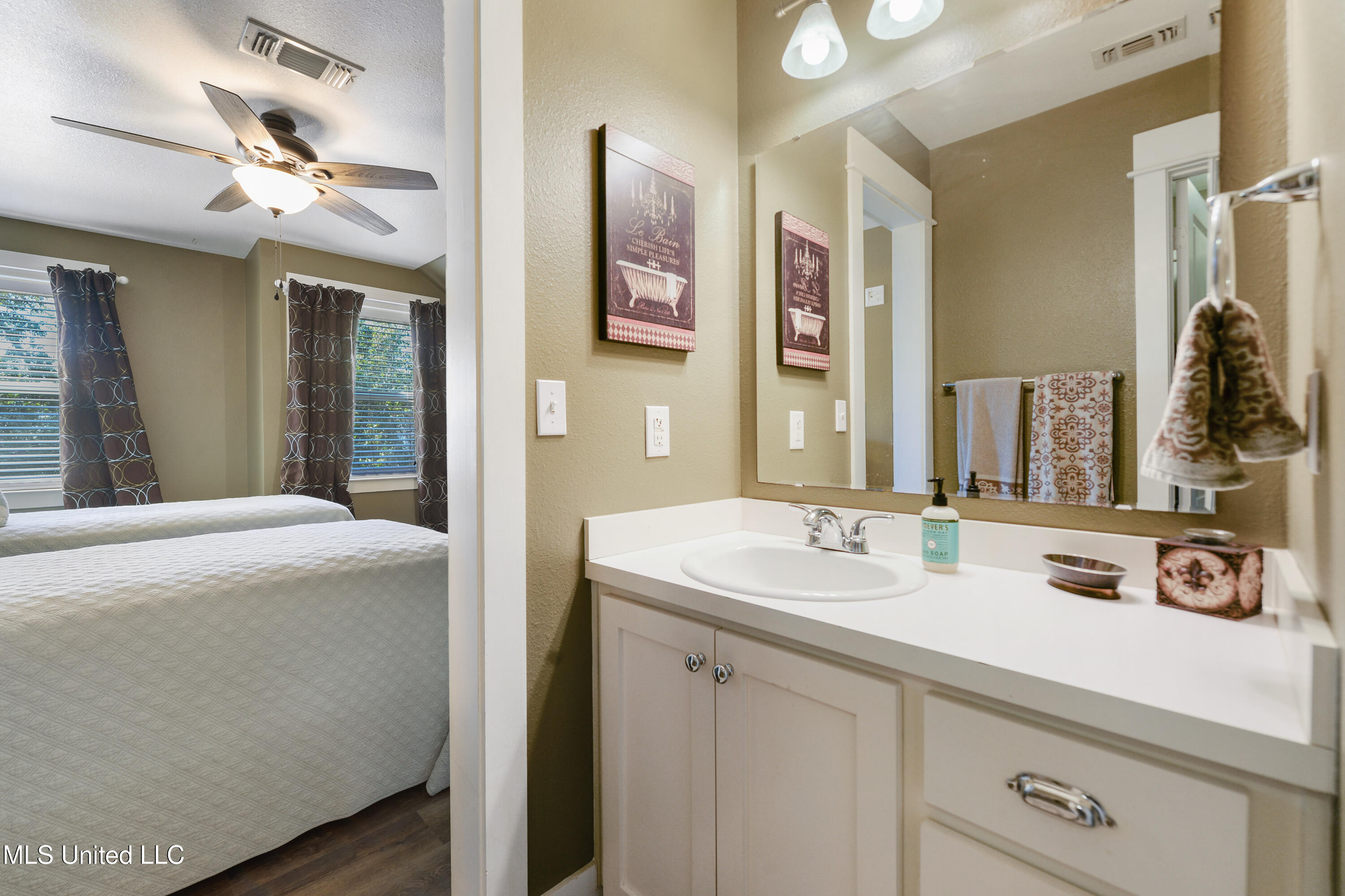 3100 Eagle Point Road, Ocean Springs, Mississippi image 38