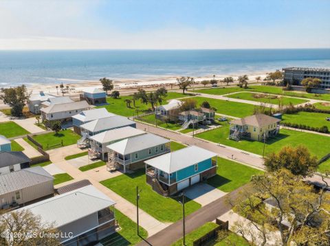 Homes For Sale - 542 Woodward Avenue<br/> Gulfport, MS 39501