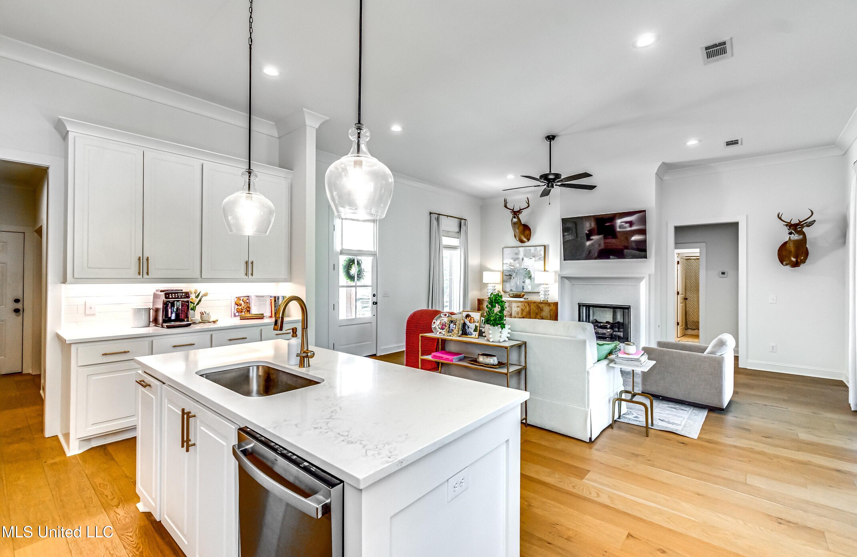 Madison, Mississippi 39110, United States, 3 Bedrooms Bedrooms, ,2 BathroomsBathrooms,Residential,Active,221408