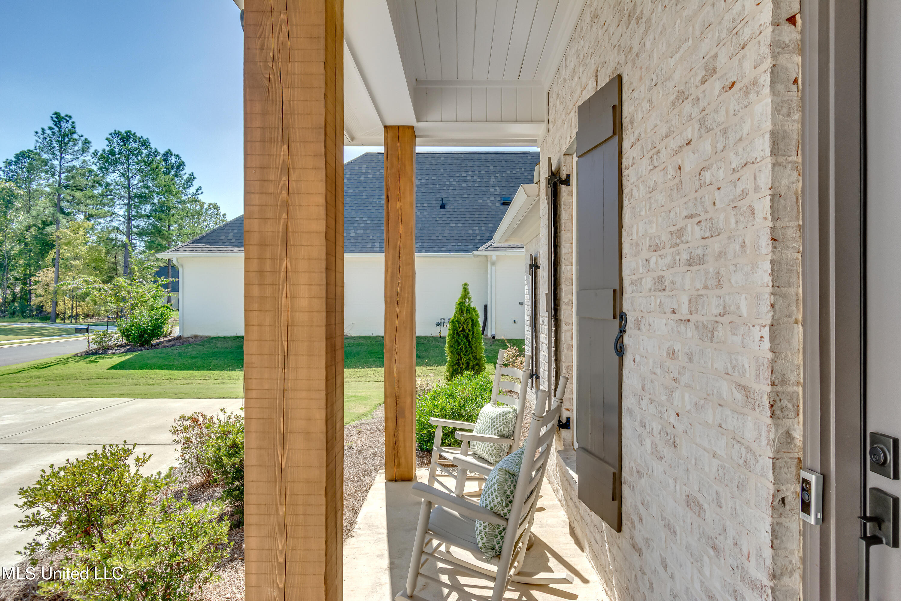 Madison, Mississippi 39110, United States, 3 Bedrooms Bedrooms, ,2 BathroomsBathrooms,Residential,Active,221408