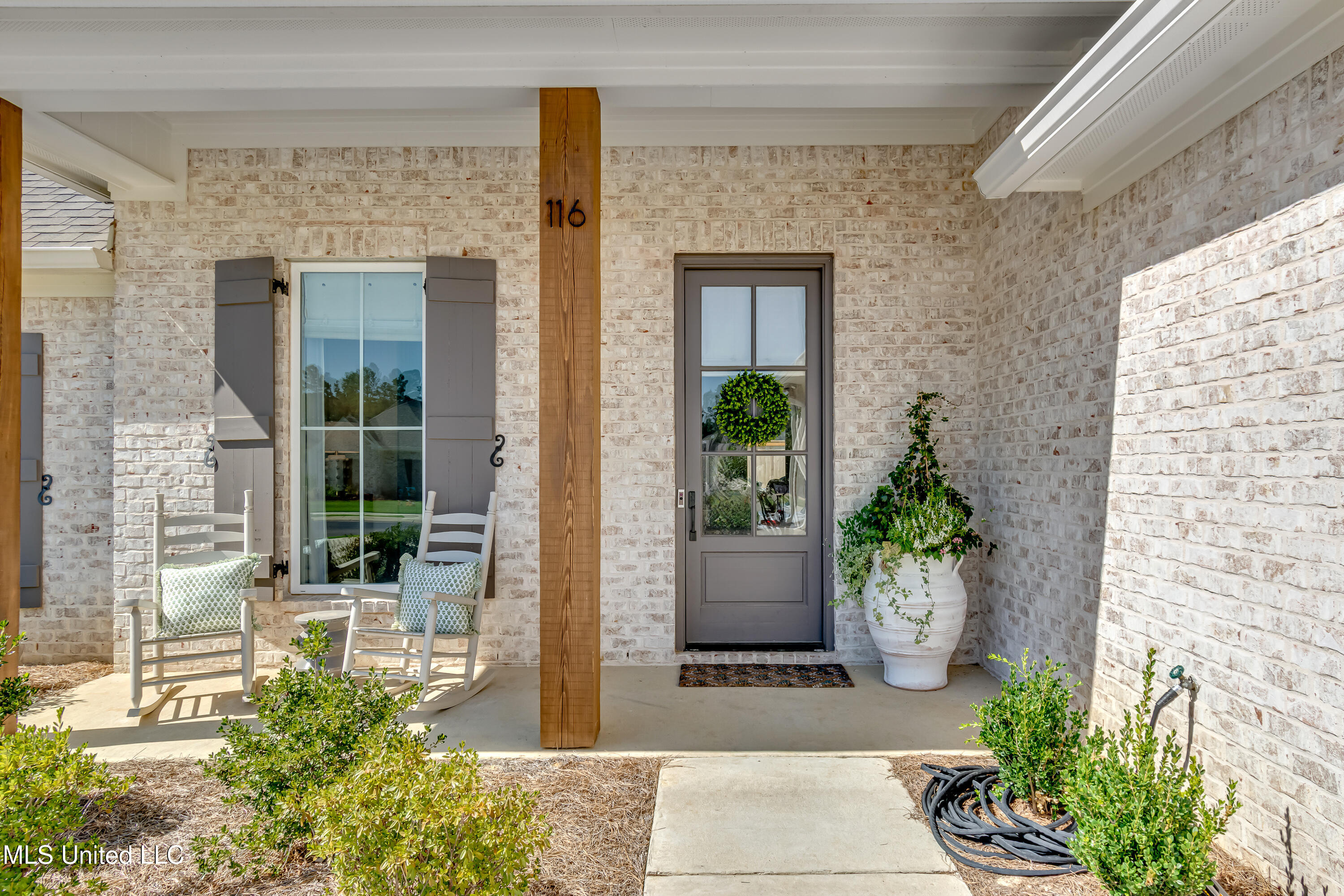 Madison, Mississippi 39110, United States, 3 Bedrooms Bedrooms, ,2 BathroomsBathrooms,Residential,Active,221408