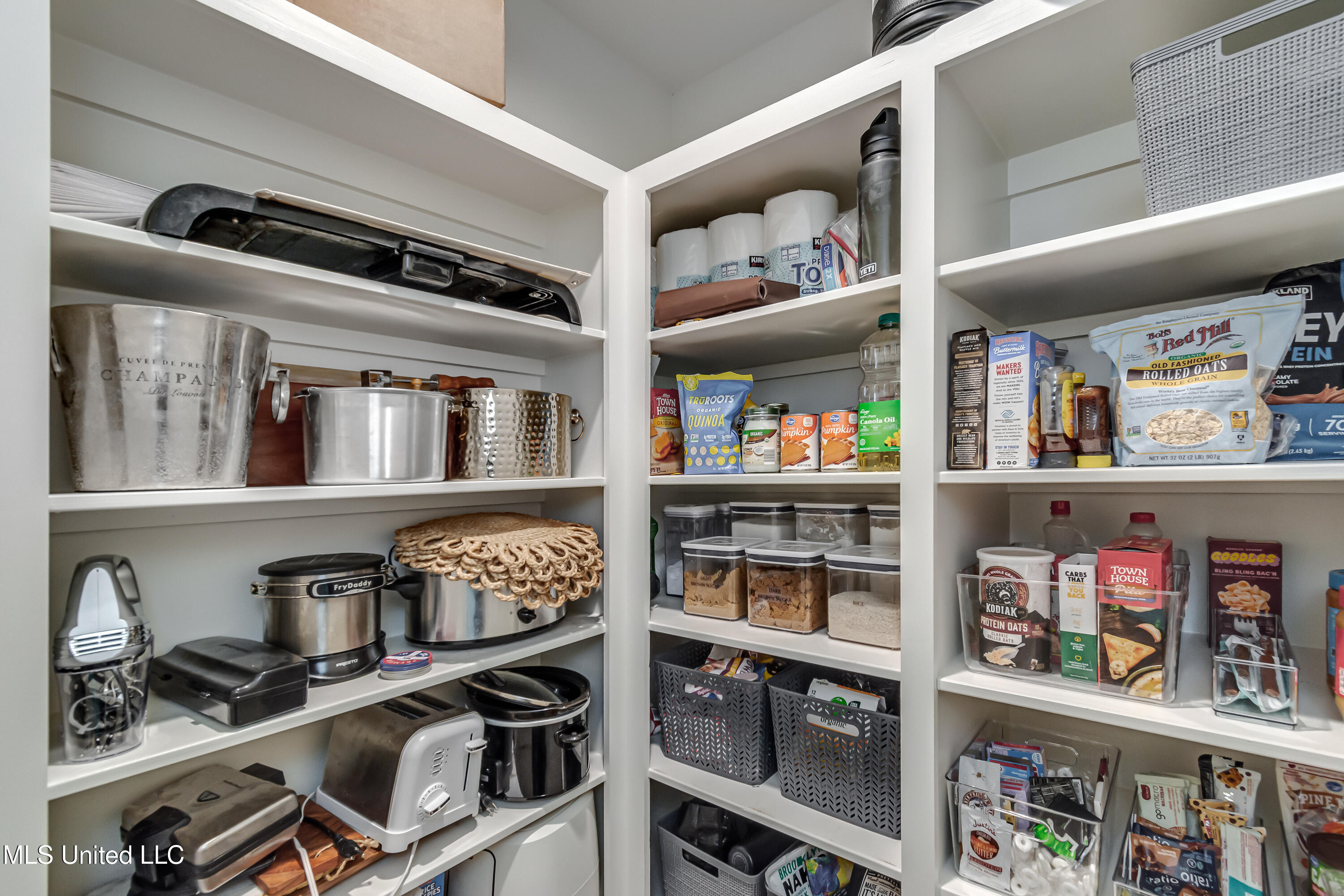 Madison, Mississippi 39110, United States, 3 Bedrooms Bedrooms, ,2 BathroomsBathrooms,Residential,Active,221408