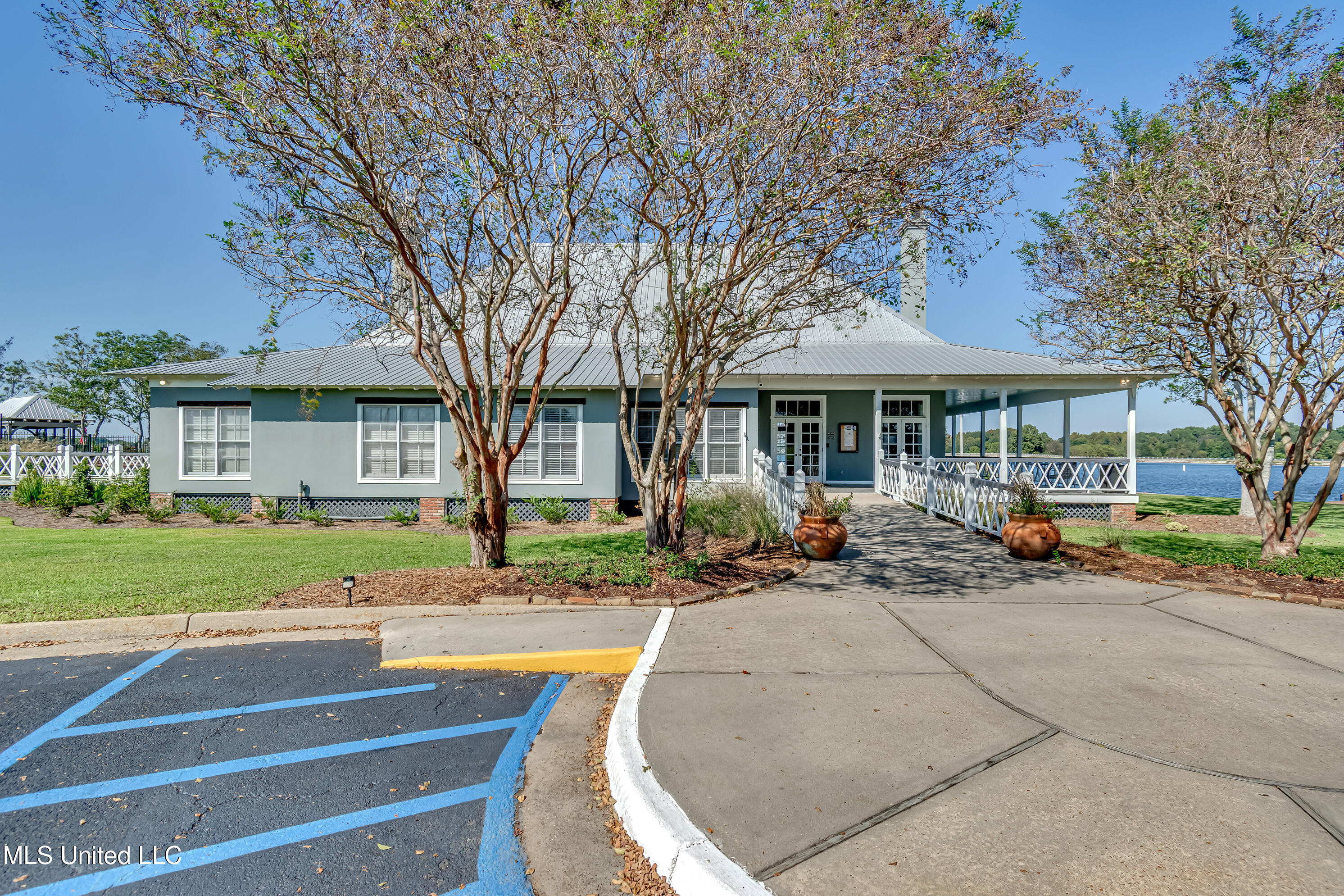 Madison, Mississippi 39110, United States, 3 Bedrooms Bedrooms, ,2 BathroomsBathrooms,Residential,Active,221408