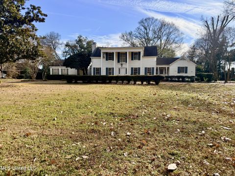 Homes For Sale - 2705 River Road Ext<br/> Leflore County, Greenwood, MS 38930