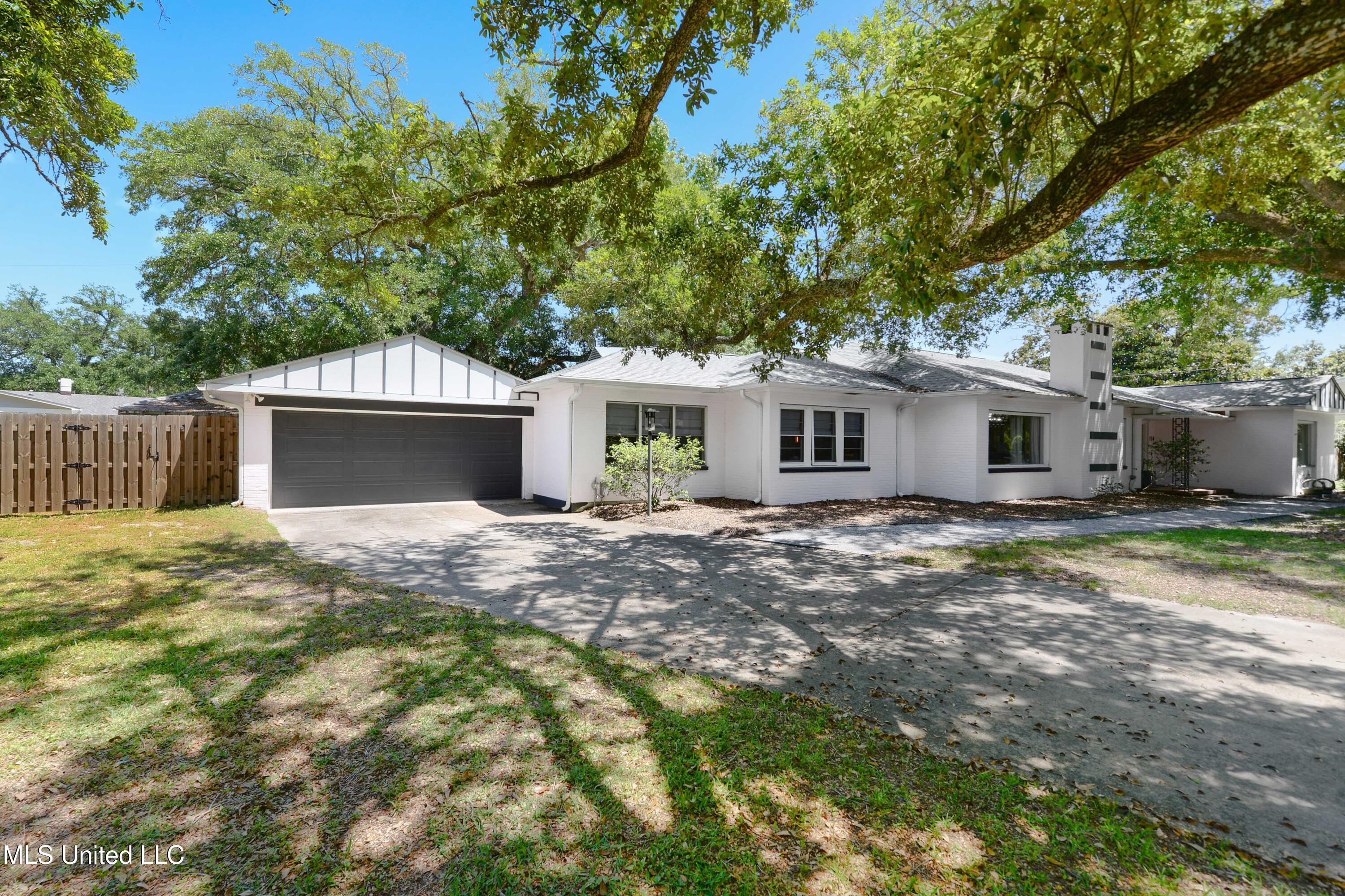 114 Camellia Drive, Pass Christian, Mississippi image 3