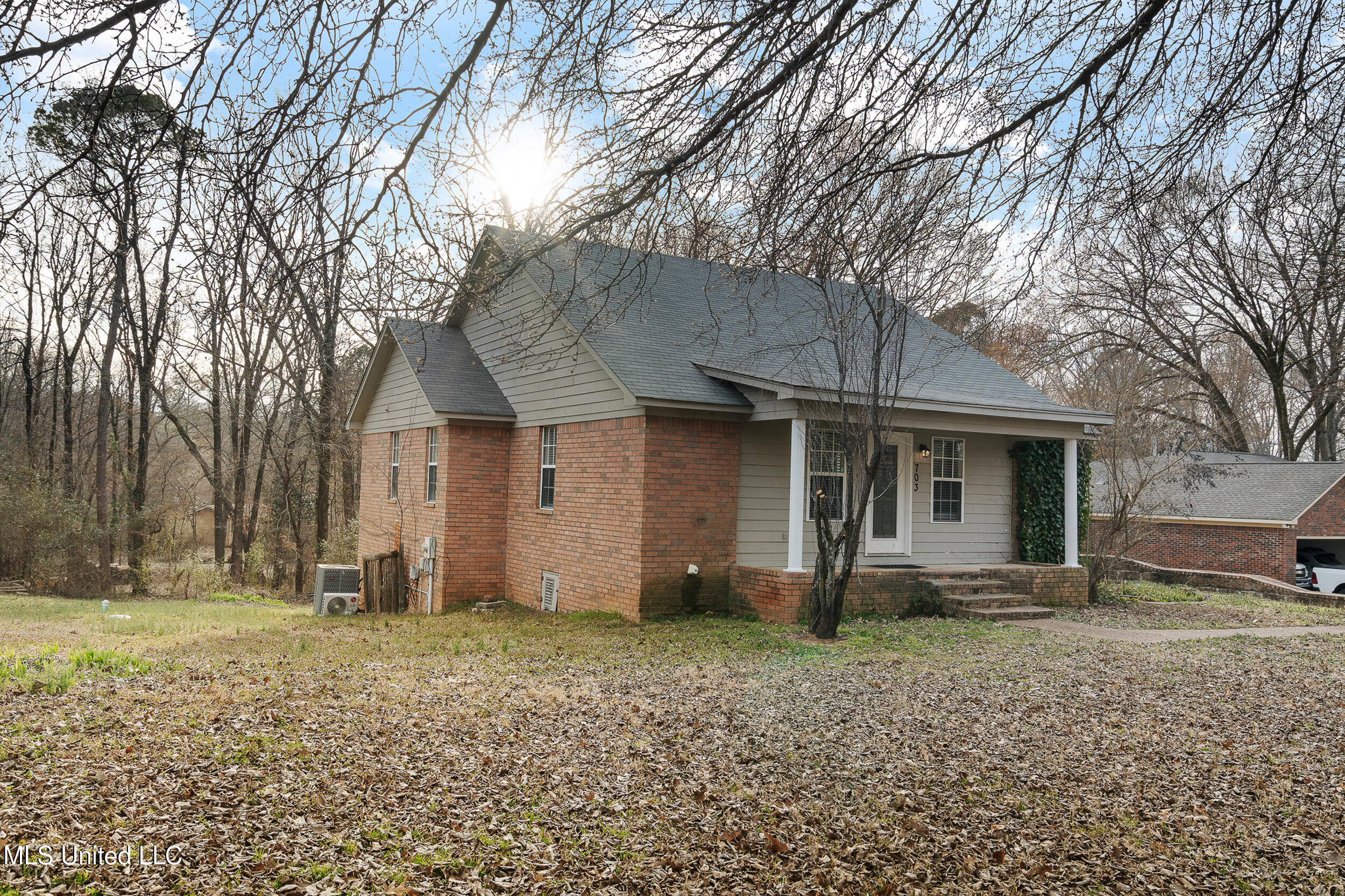 703 Black Hawk Drive, Hernando, Mississippi image 3