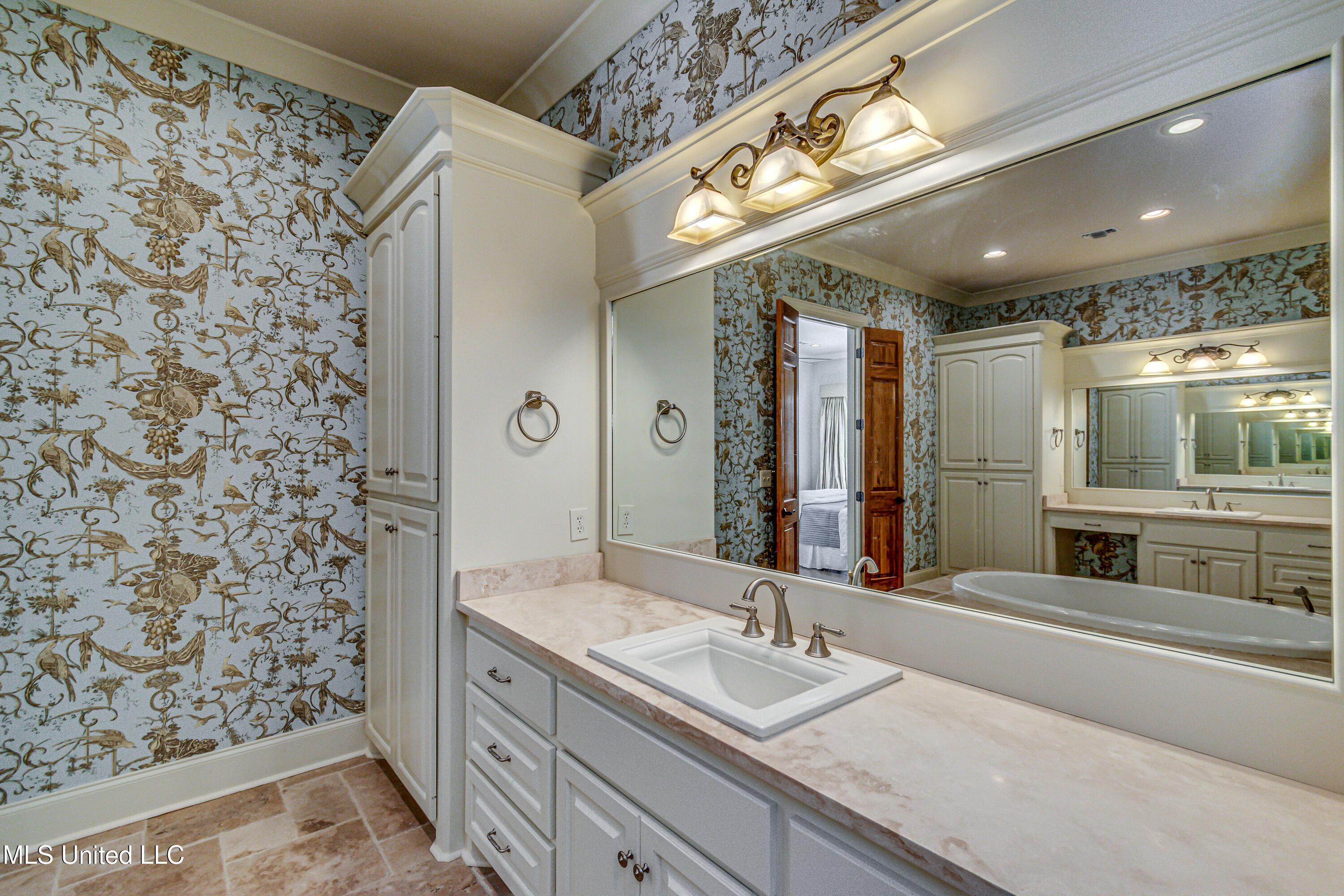 Madison, Mississippi 39110, United States, 5 Bedrooms Bedrooms, ,6 BathroomsBathrooms,Residential,Active,218412