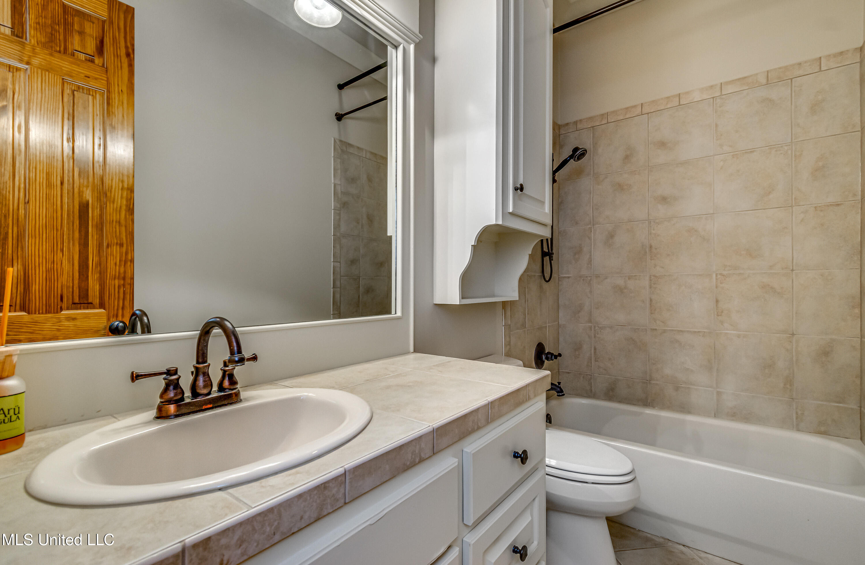 Madison, Mississippi 39110, United States, 5 Bedrooms Bedrooms, ,6 BathroomsBathrooms,Residential,Active,218412