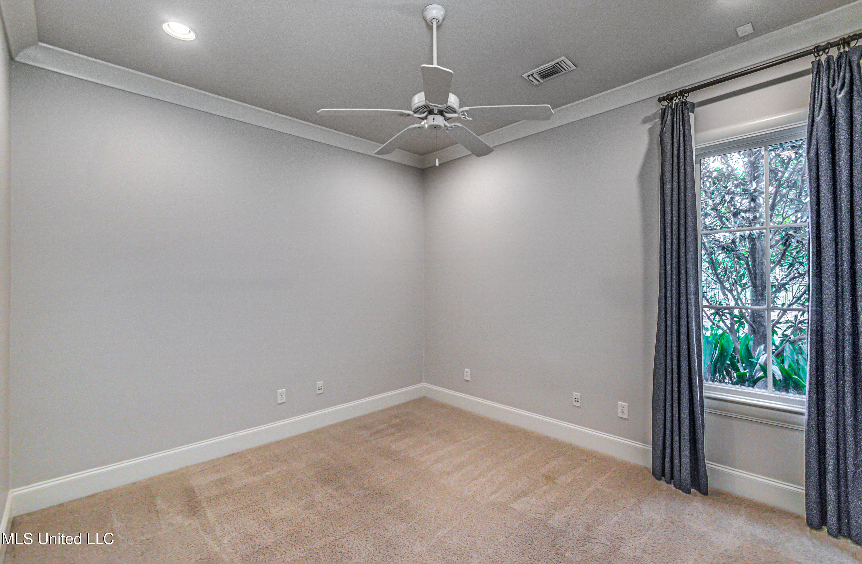 Madison, Mississippi 39110, United States, 5 Bedrooms Bedrooms, ,6 BathroomsBathrooms,Residential,Active,218412