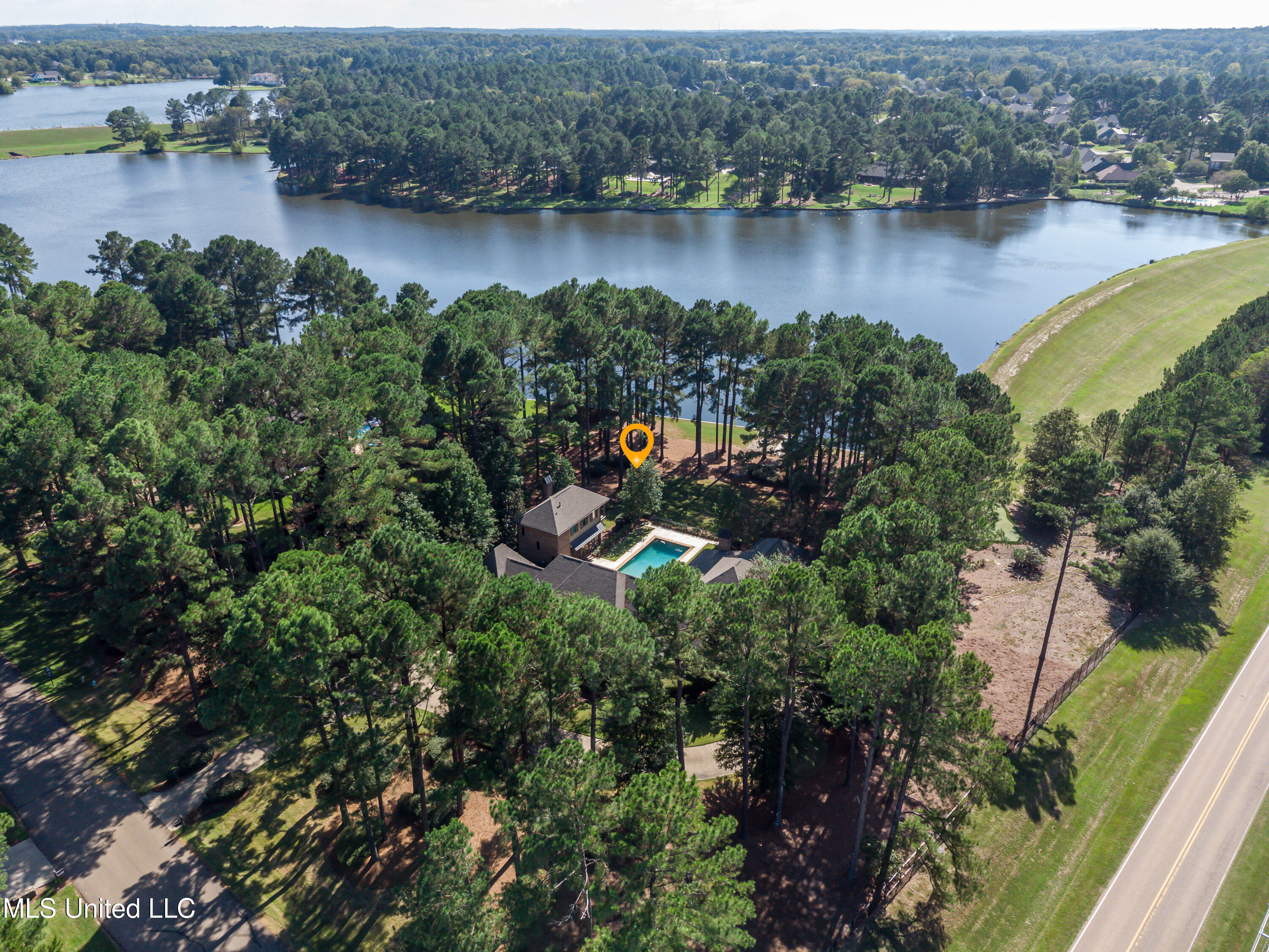 Madison, Mississippi 39110, United States, 5 Bedrooms Bedrooms, ,6 BathroomsBathrooms,Residential,Active,218412