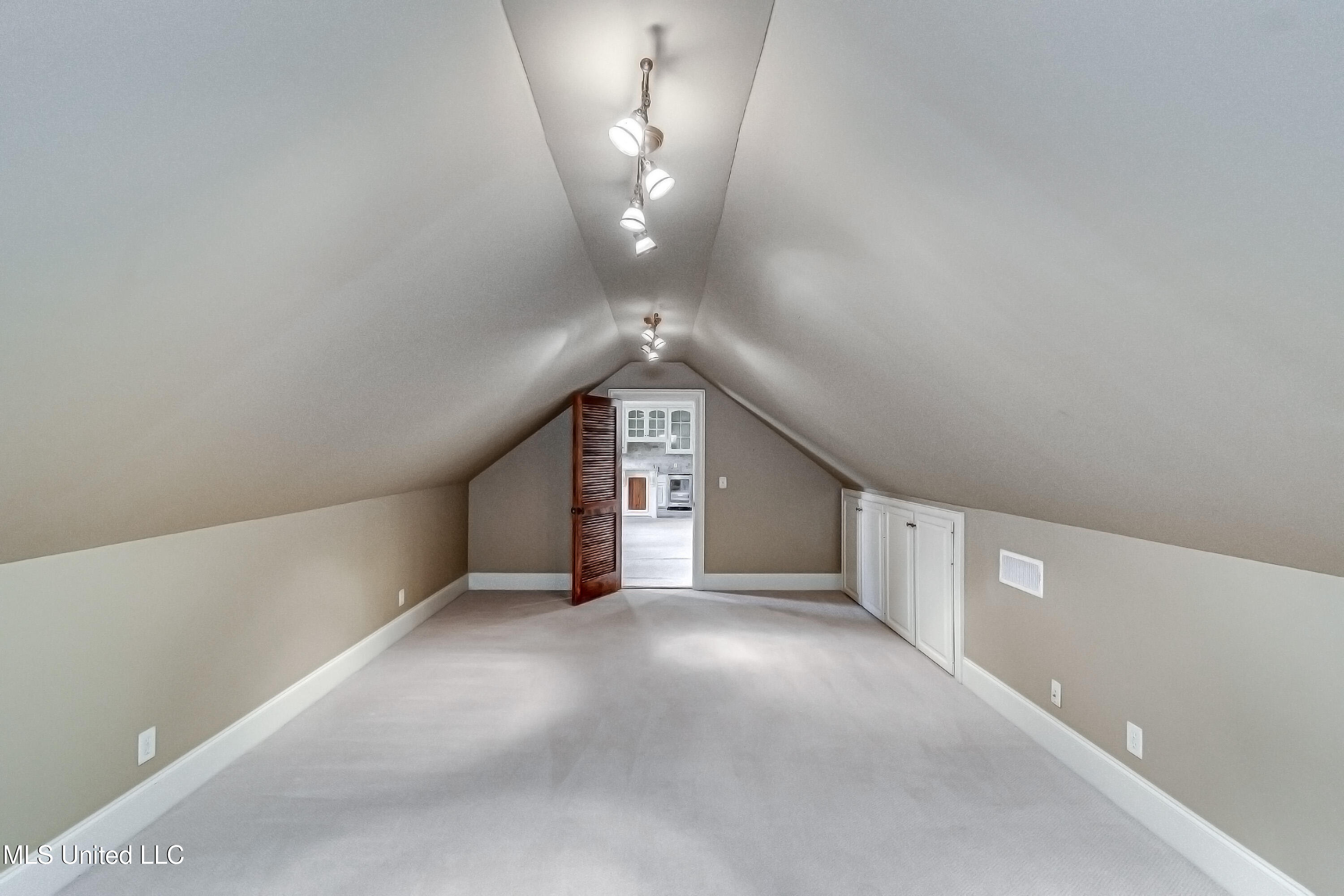 Madison, Mississippi 39110, United States, 5 Bedrooms Bedrooms, ,6 BathroomsBathrooms,Residential,Active,218412