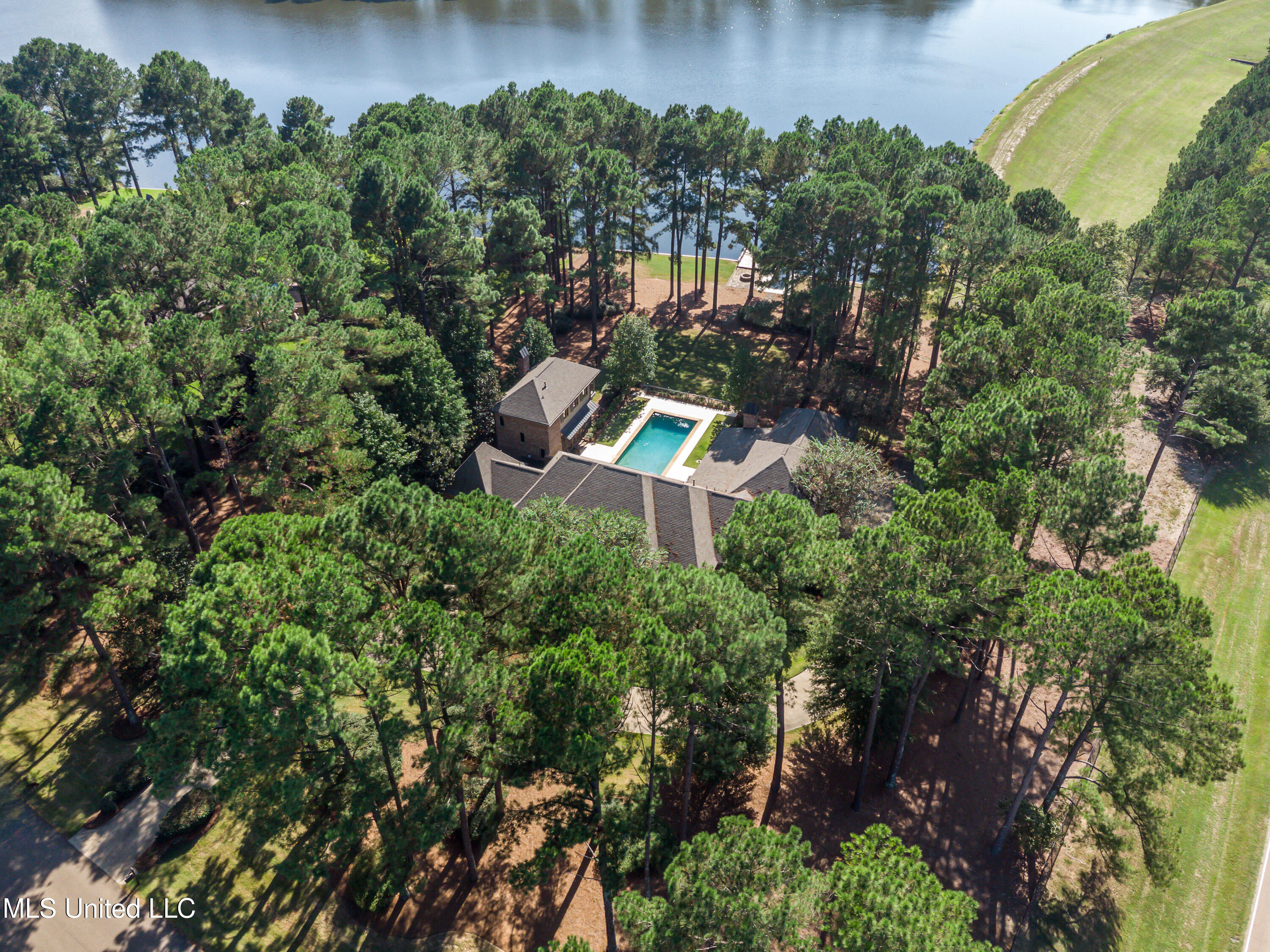 Madison, Mississippi 39110, United States, 5 Bedrooms Bedrooms, ,6 BathroomsBathrooms,Residential,Active,218412