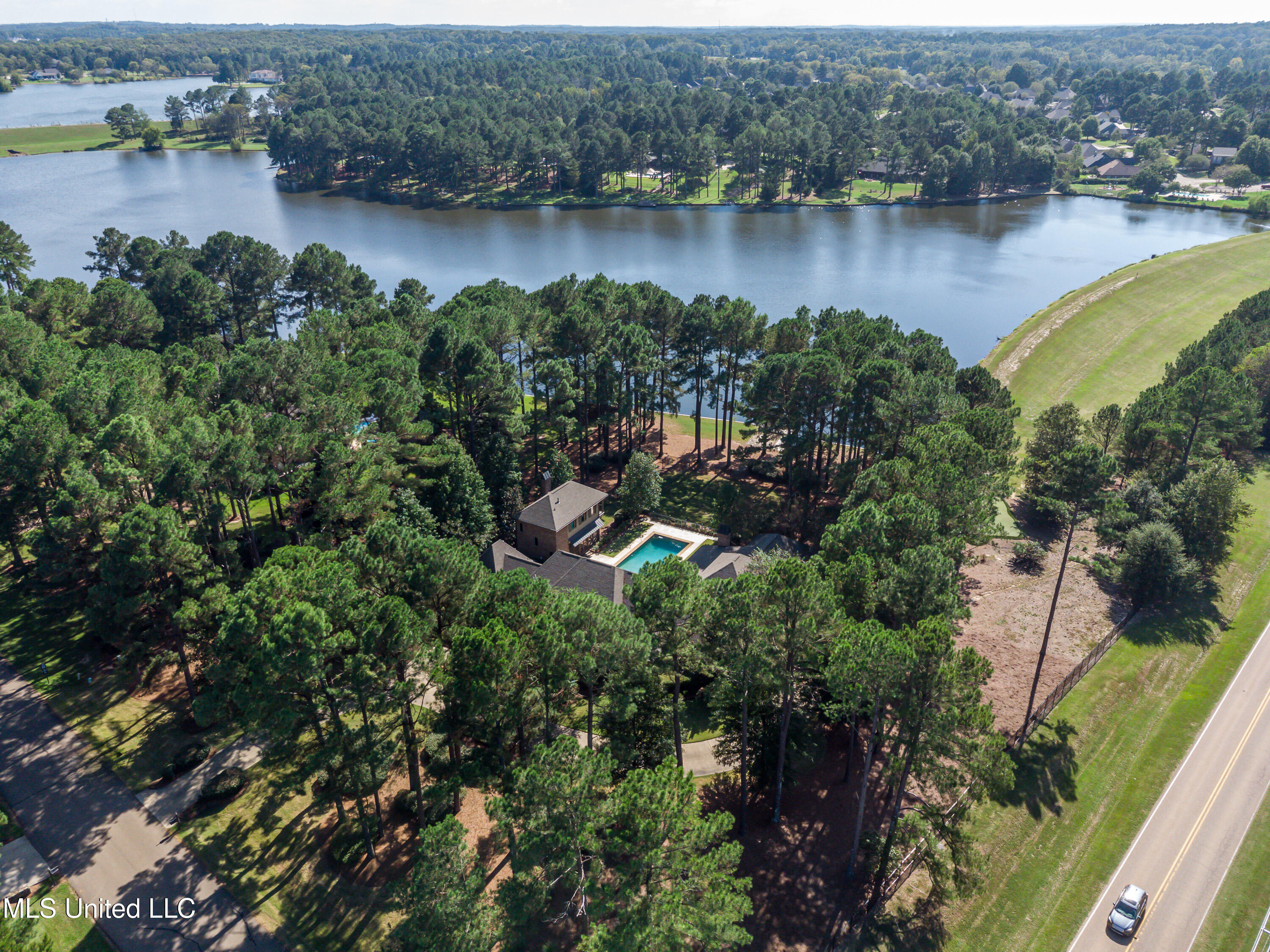 Madison, Mississippi 39110, United States, 5 Bedrooms Bedrooms, ,6 BathroomsBathrooms,Residential,Active,218412