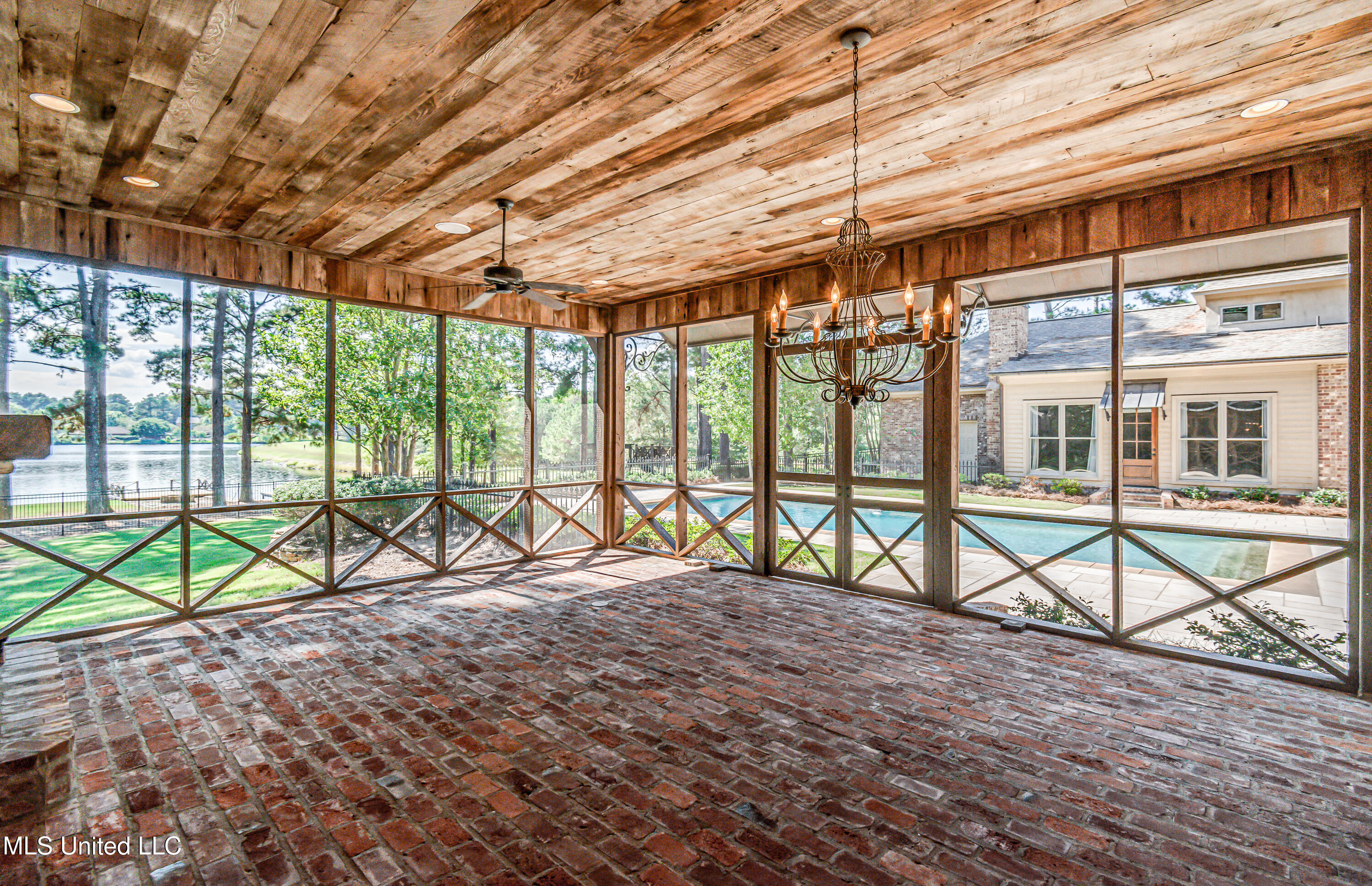 Madison, Mississippi 39110, United States, 5 Bedrooms Bedrooms, ,6 BathroomsBathrooms,Residential,Active,218412