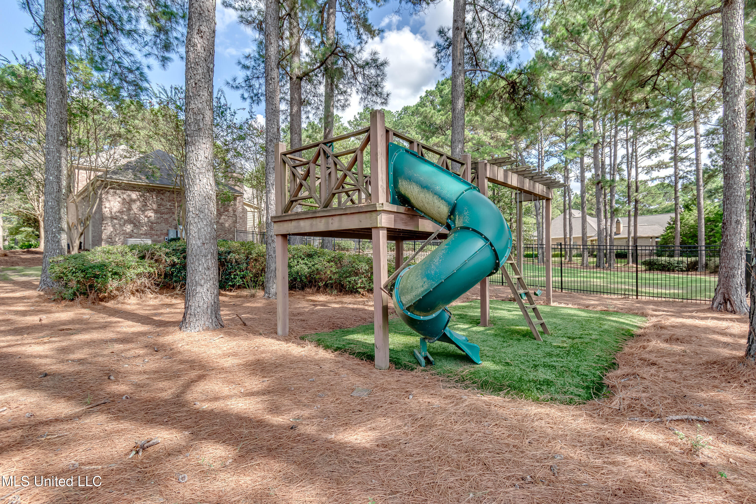 Madison, Mississippi 39110, United States, 5 Bedrooms Bedrooms, ,6 BathroomsBathrooms,Residential,Active,218412