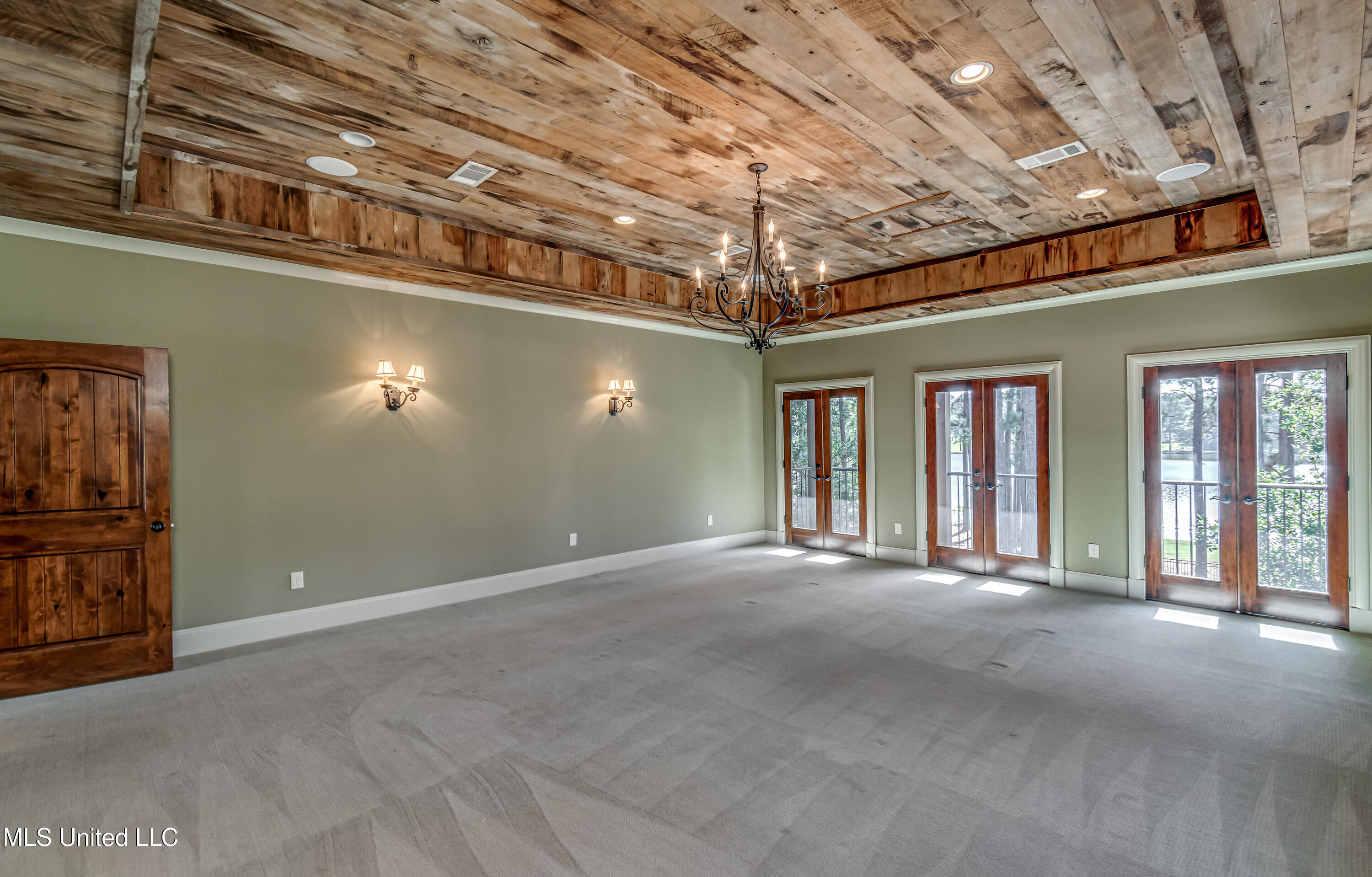 Madison, Mississippi 39110, United States, 5 Bedrooms Bedrooms, ,6 BathroomsBathrooms,Residential,Active,218412