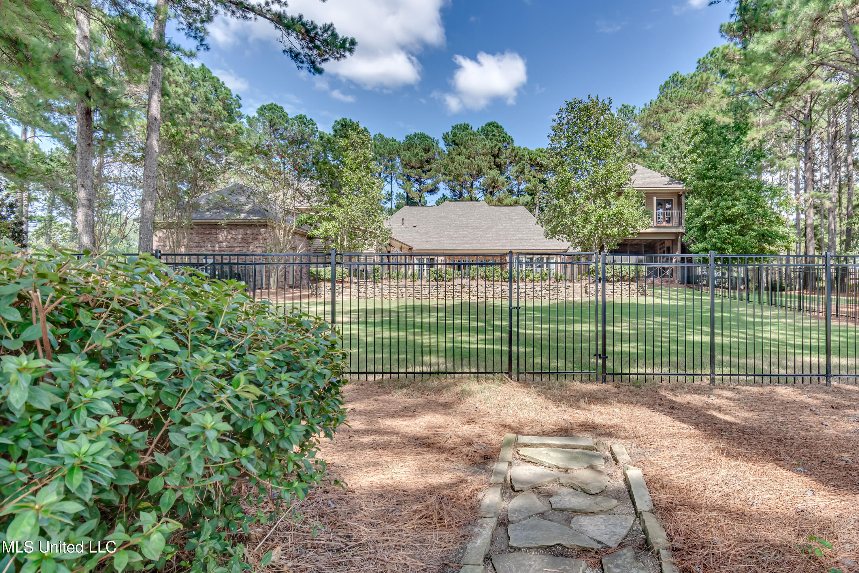 Madison, Mississippi 39110, United States, 5 Bedrooms Bedrooms, ,6 BathroomsBathrooms,Residential,Active,218412