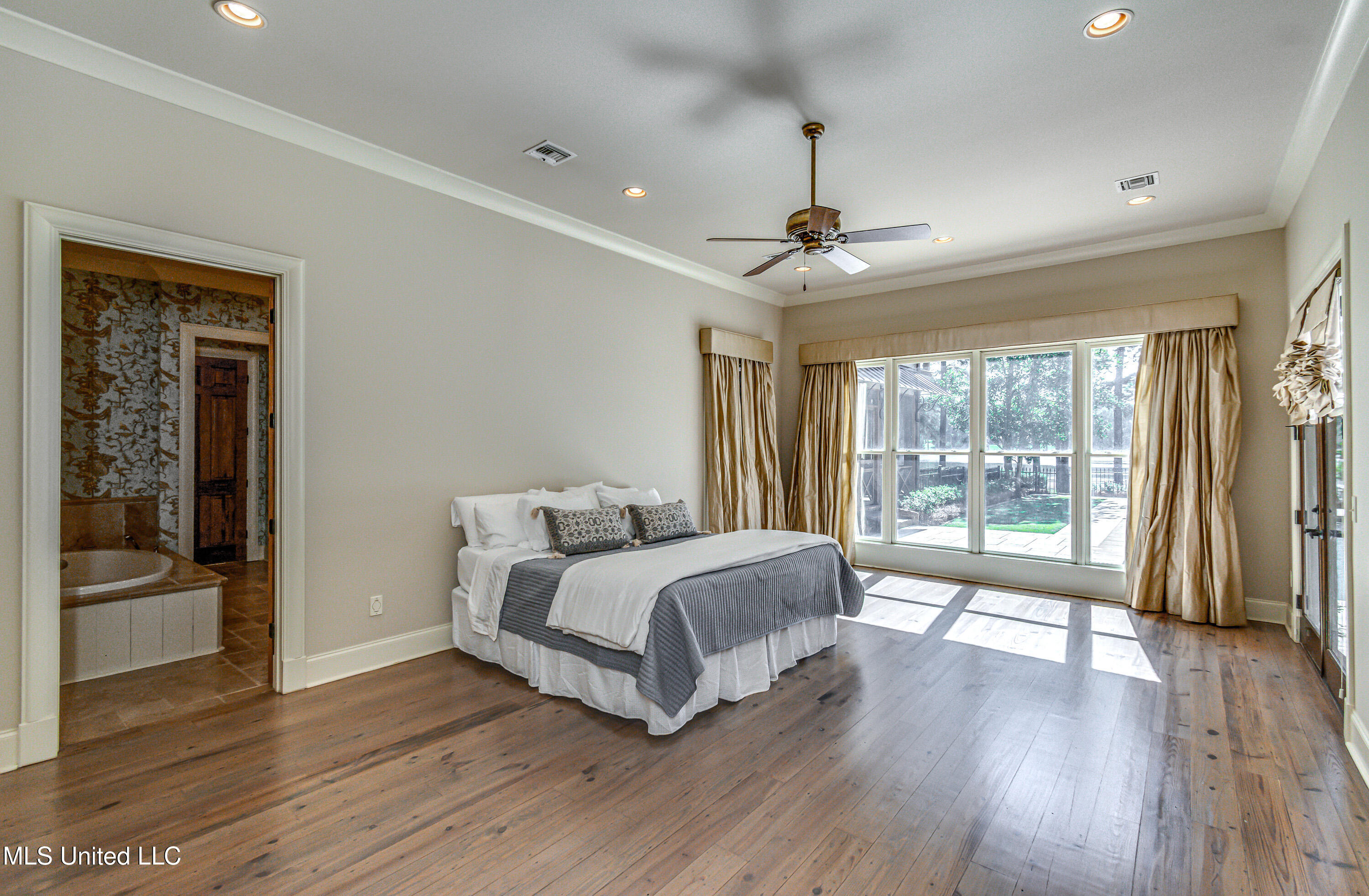 Madison, Mississippi 39110, United States, 5 Bedrooms Bedrooms, ,6 BathroomsBathrooms,Residential,Active,218412