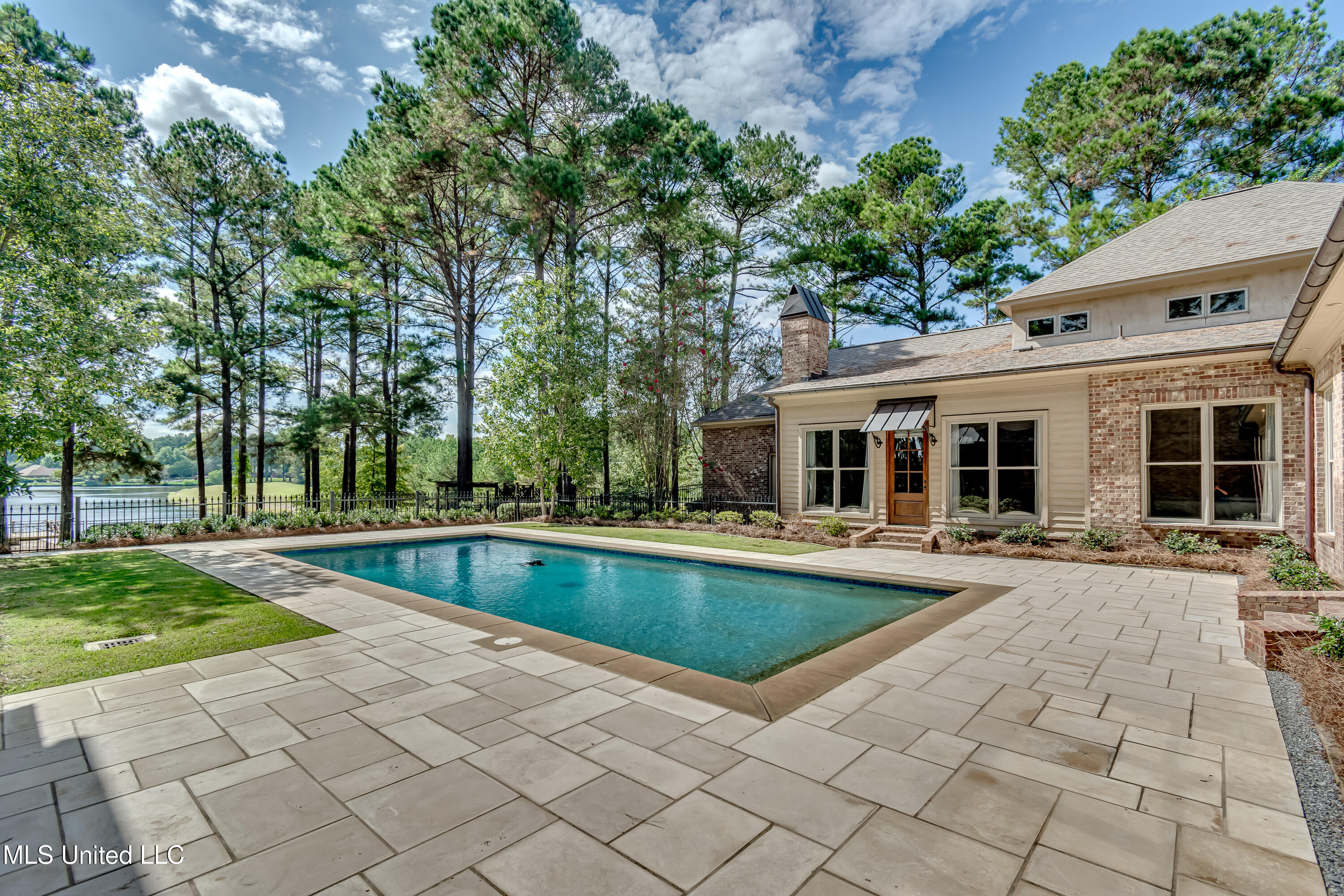 Madison, Mississippi 39110, United States, 5 Bedrooms Bedrooms, ,6 BathroomsBathrooms,Residential,Active,218412