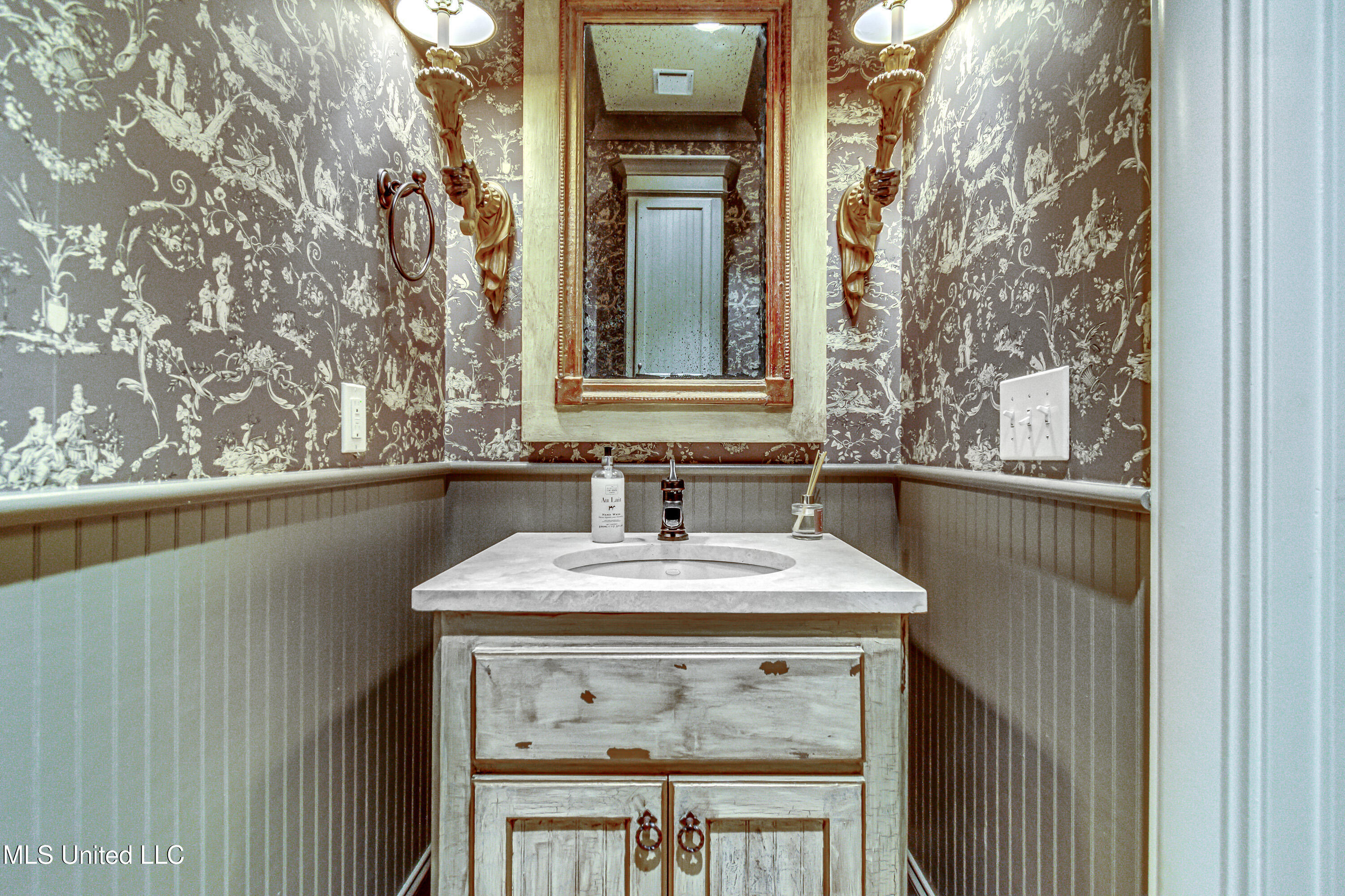 Madison, Mississippi 39110, United States, 5 Bedrooms Bedrooms, ,6 BathroomsBathrooms,Residential,Active,218412