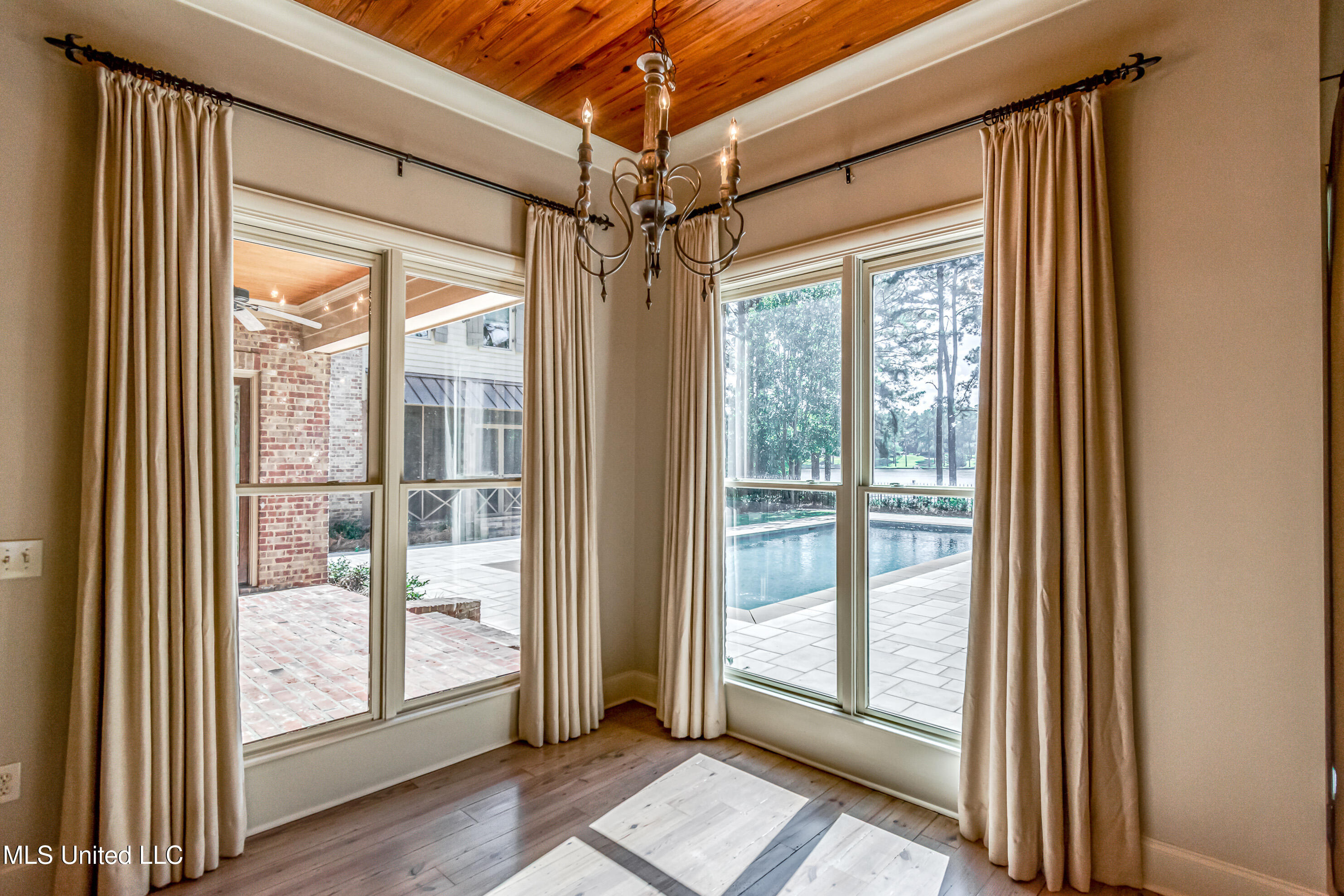 Madison, Mississippi 39110, United States, 5 Bedrooms Bedrooms, ,6 BathroomsBathrooms,Residential,Active,218412