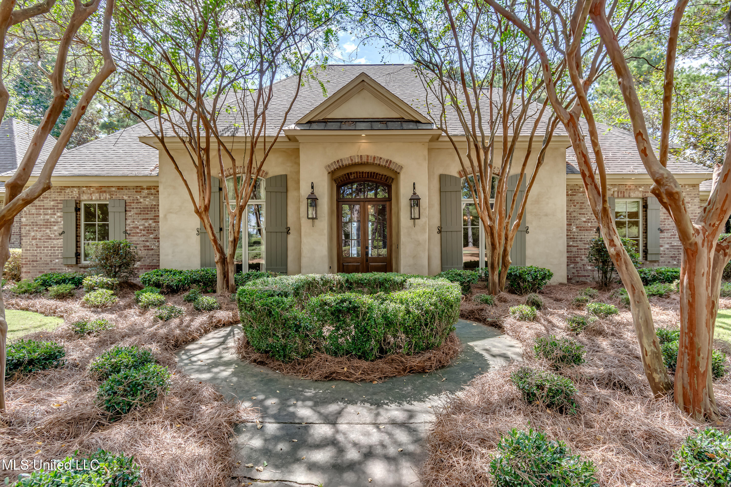 Madison, Mississippi 39110, United States, 5 Bedrooms Bedrooms, ,6 BathroomsBathrooms,Residential,Active,218412