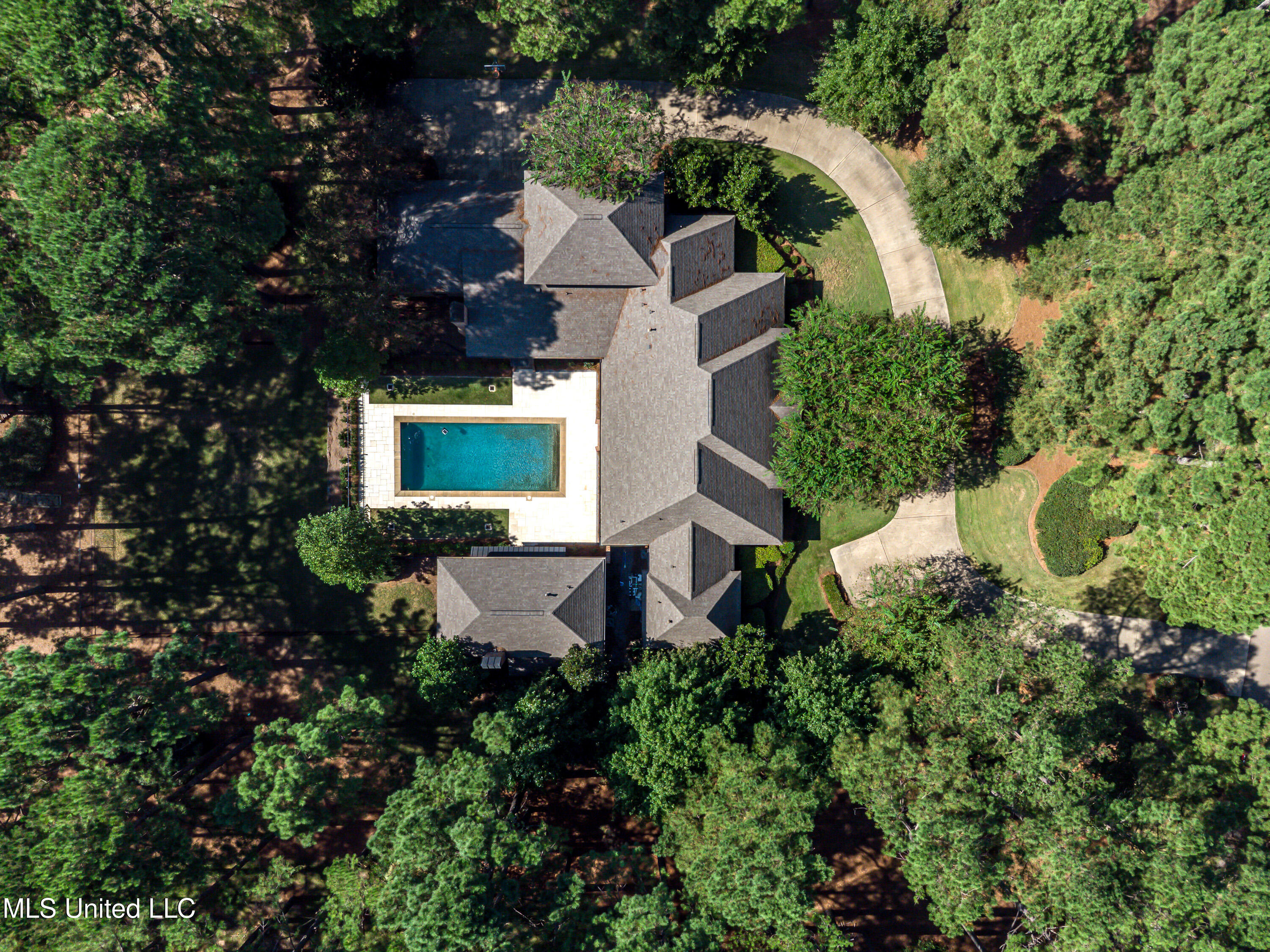 Madison, Mississippi 39110, United States, 5 Bedrooms Bedrooms, ,6 BathroomsBathrooms,Residential,Active,218412