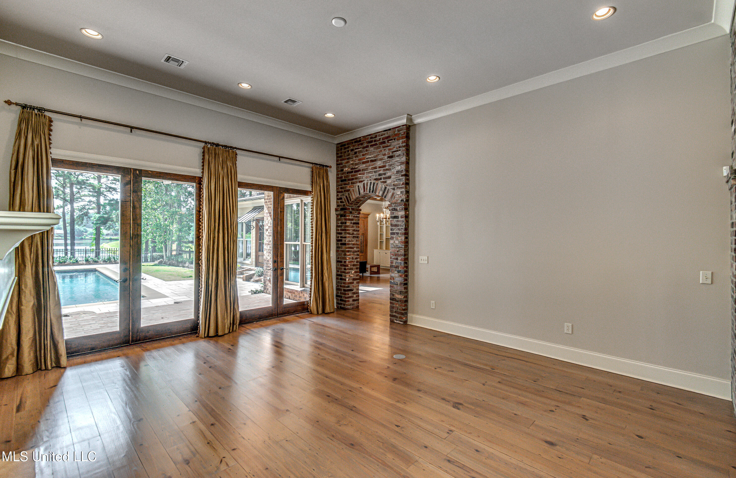 Madison, Mississippi 39110, United States, 5 Bedrooms Bedrooms, ,6 BathroomsBathrooms,Residential,Active,218412