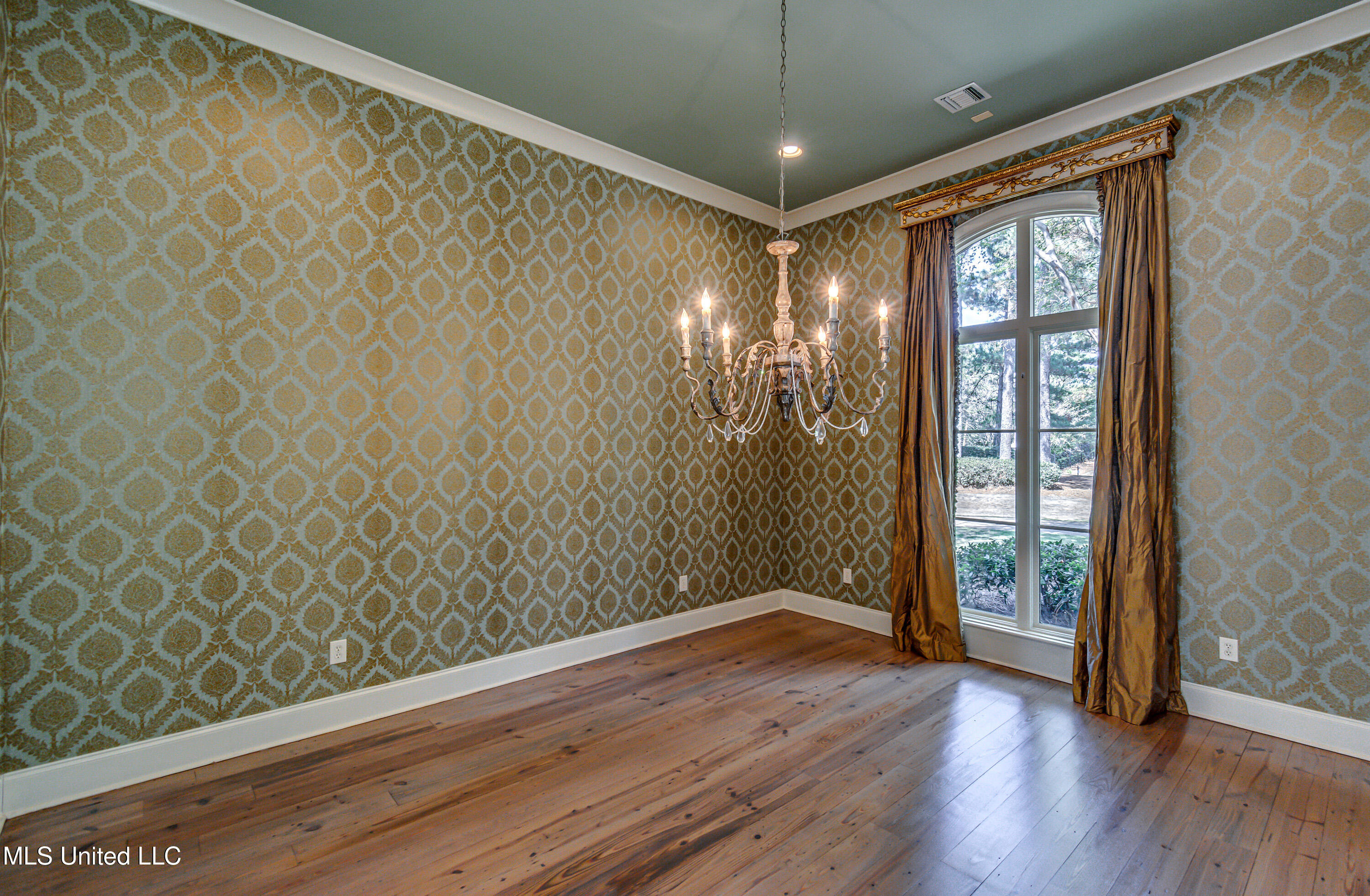 Madison, Mississippi 39110, United States, 5 Bedrooms Bedrooms, ,6 BathroomsBathrooms,Residential,Active,218412