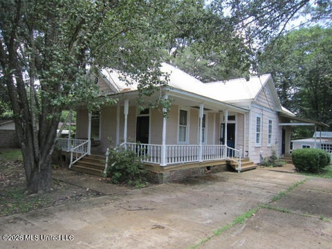 Homes For Sale - 114 Oak Street<br/> Madison County, Canton, MS 39046