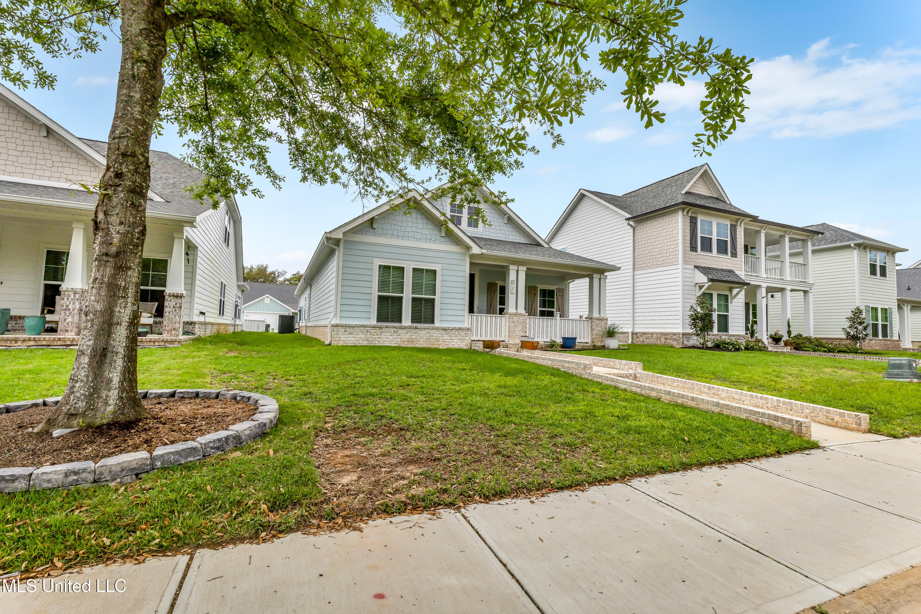 127 Grande View Drive, Biloxi, Mississippi image 1