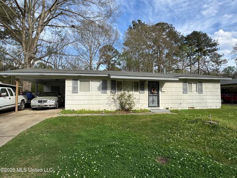 Homes For Sale - 3038 Lakewood Drive<br/> Jackson, MS 39212