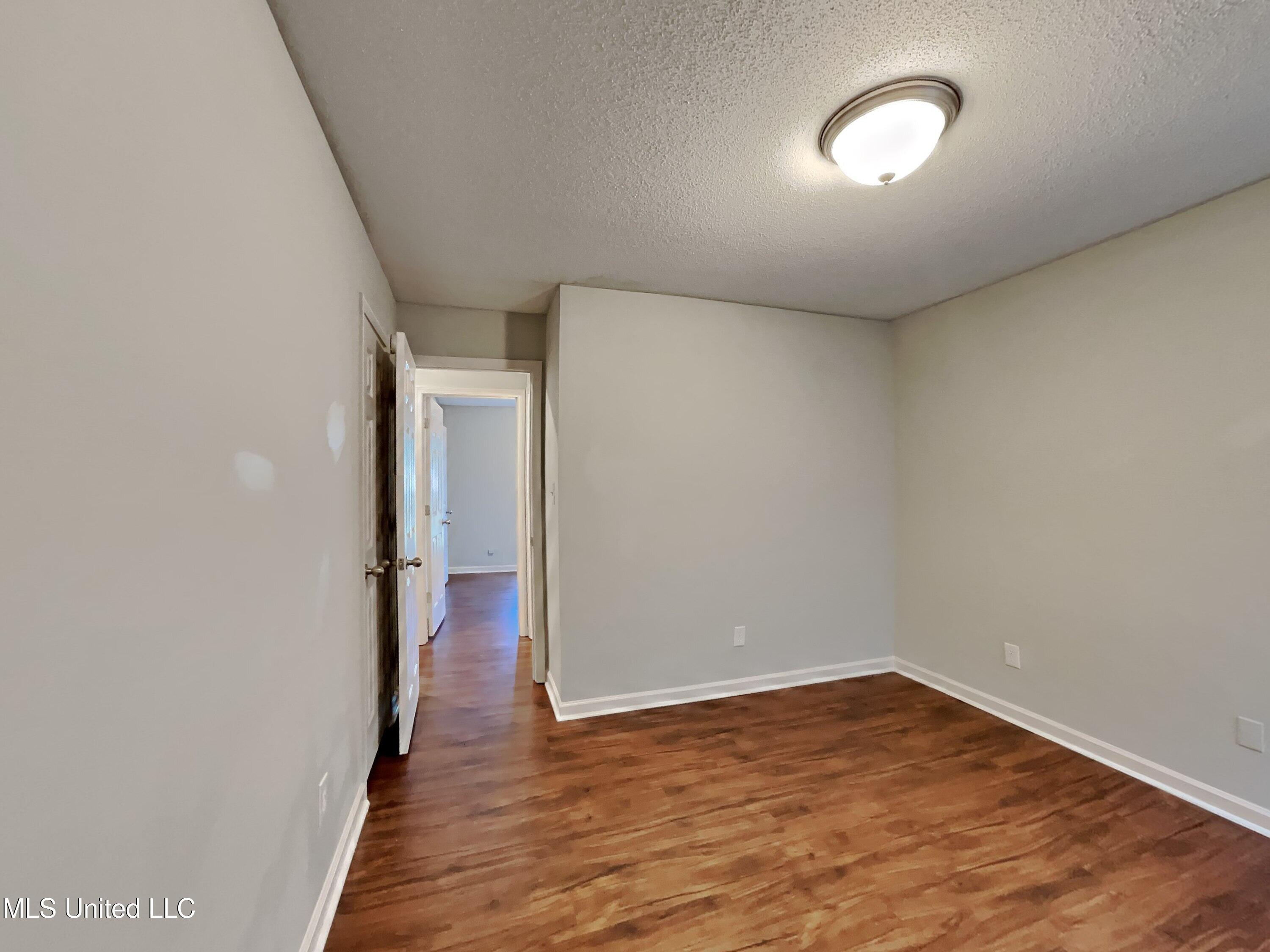 1748 Dorchester Drive, Southaven, Mississippi image 12