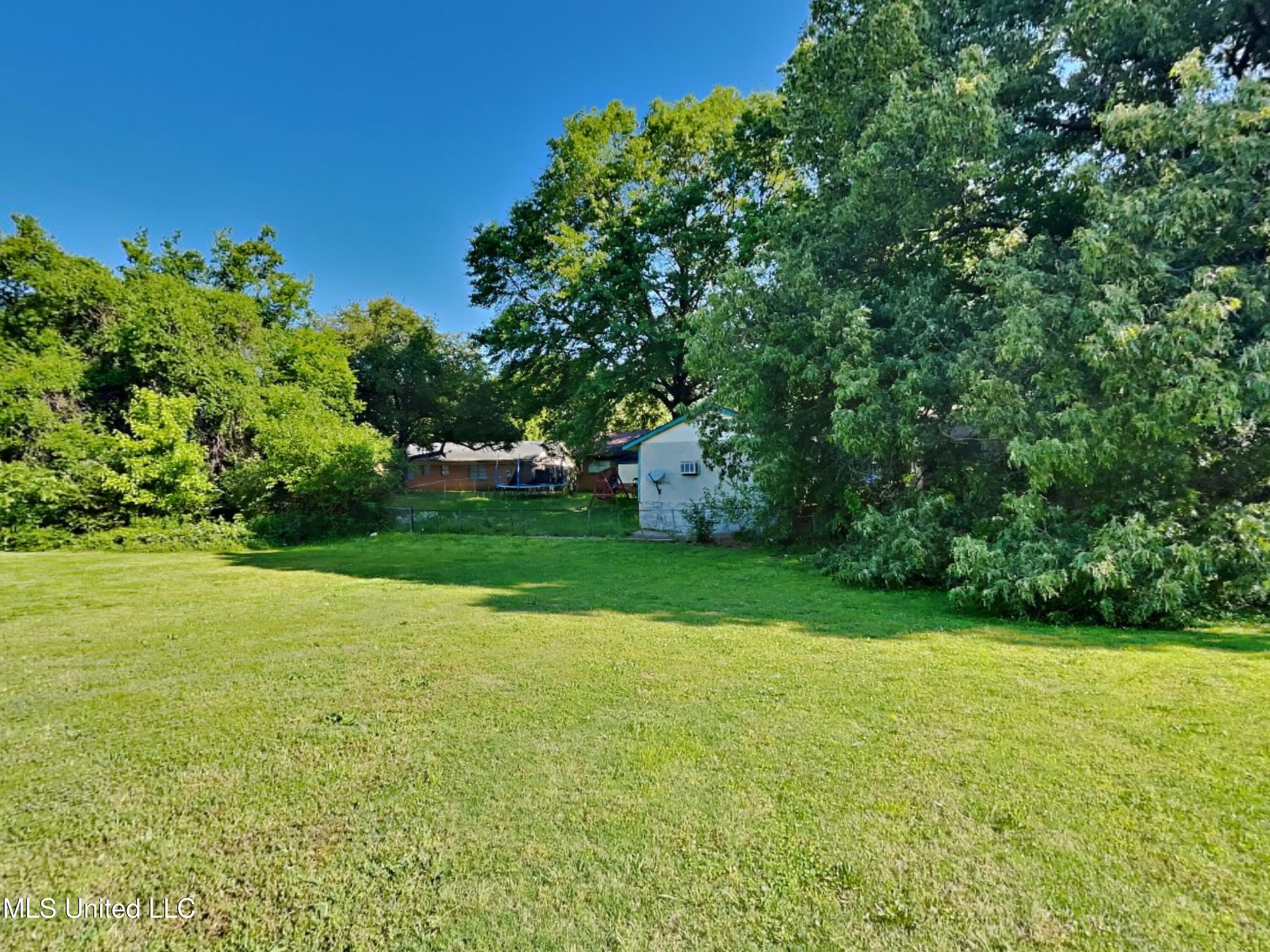 1748 Dorchester Drive, Southaven, Mississippi image 14