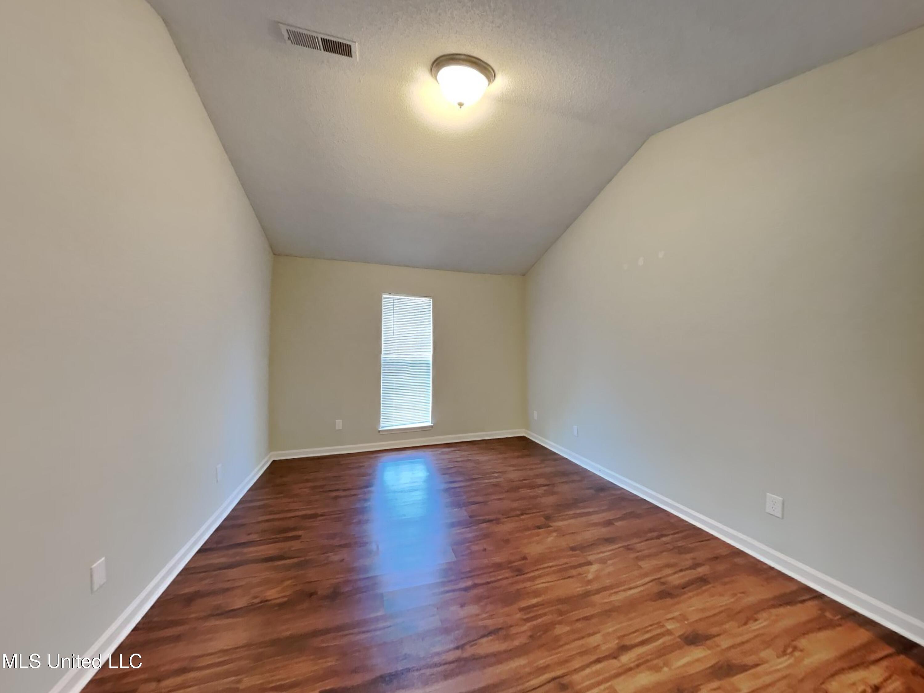 1748 Dorchester Drive, Southaven, Mississippi image 7