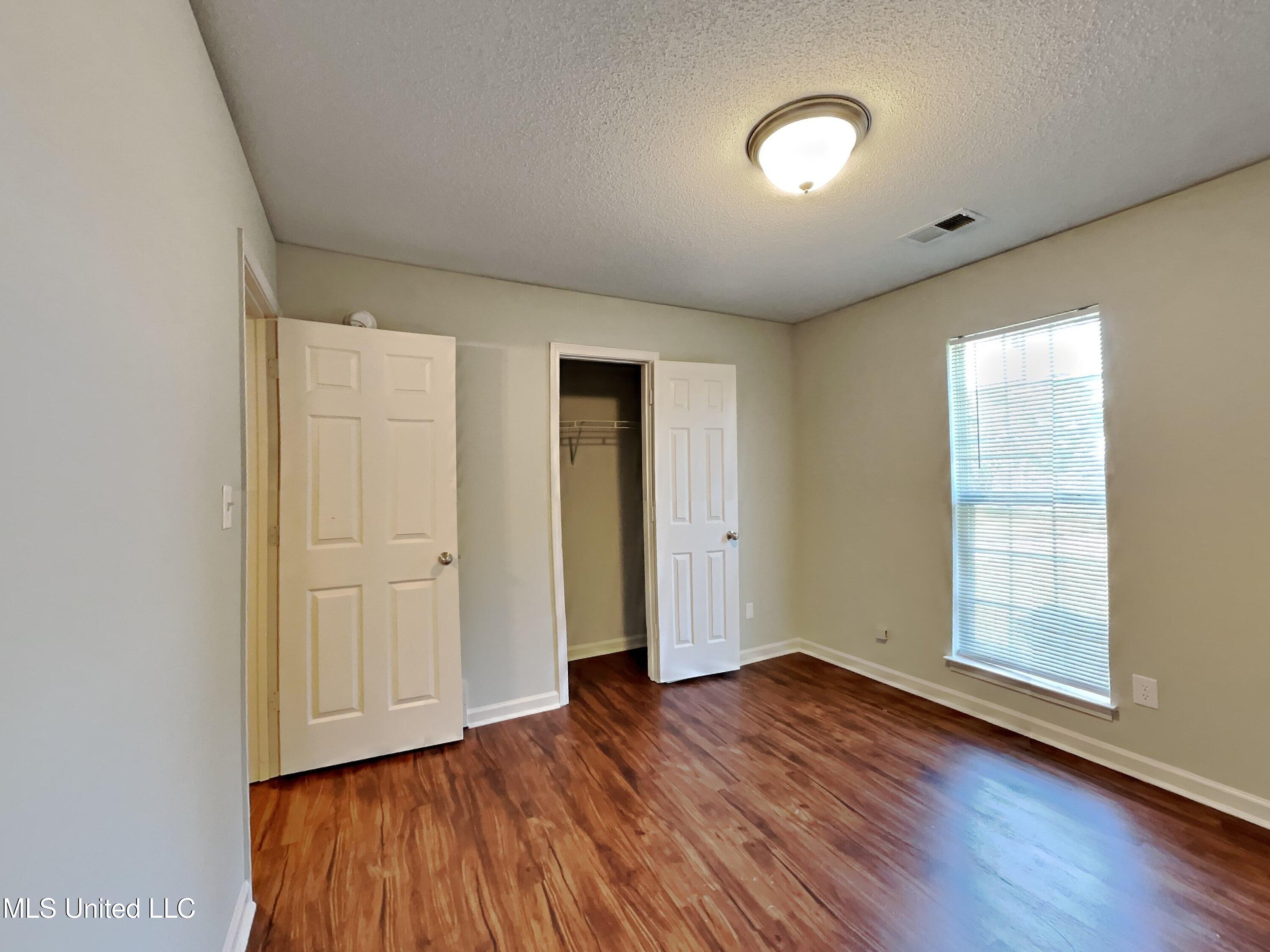 1748 Dorchester Drive, Southaven, Mississippi image 10