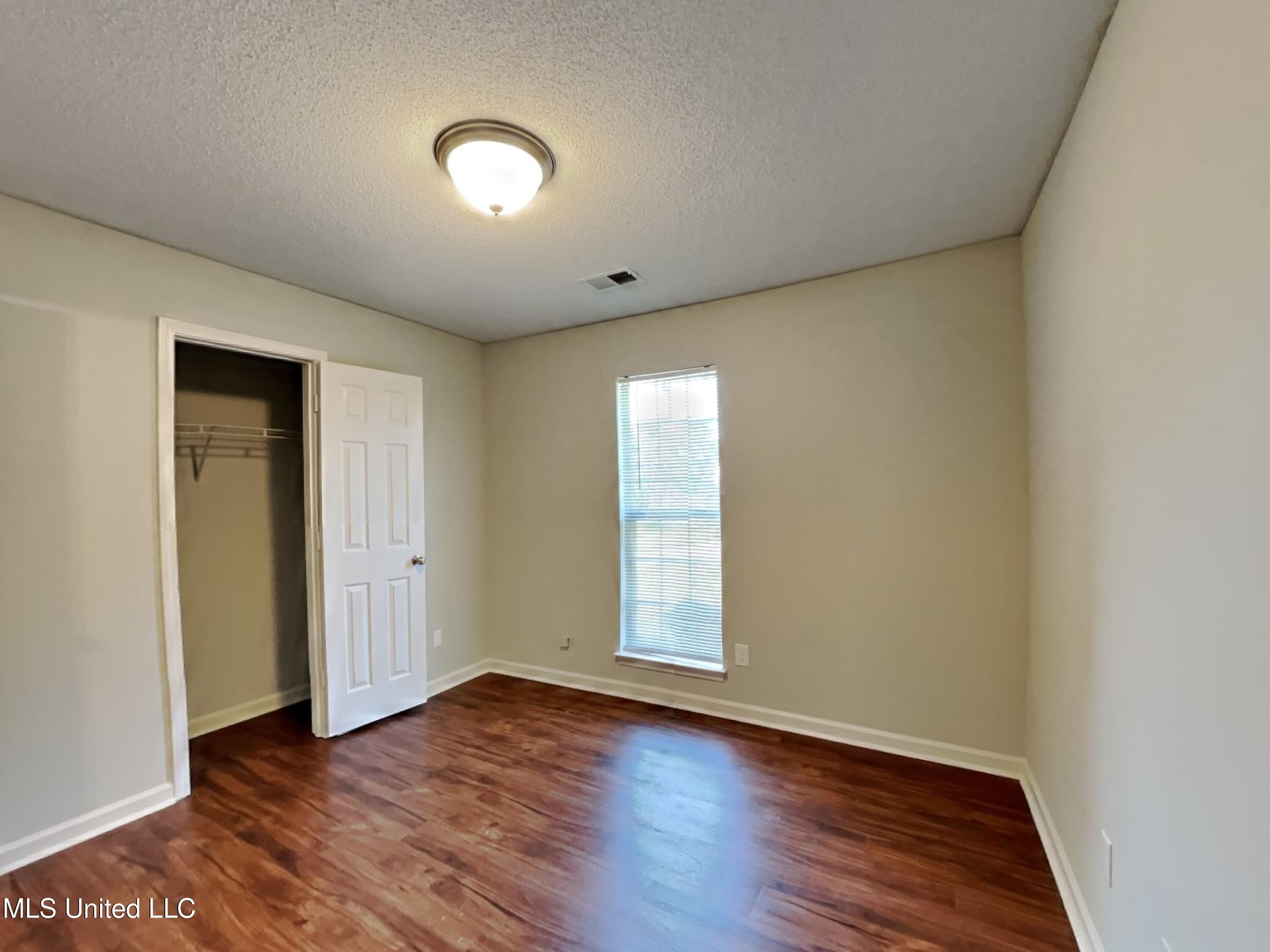 1748 Dorchester Drive, Southaven, Mississippi image 11