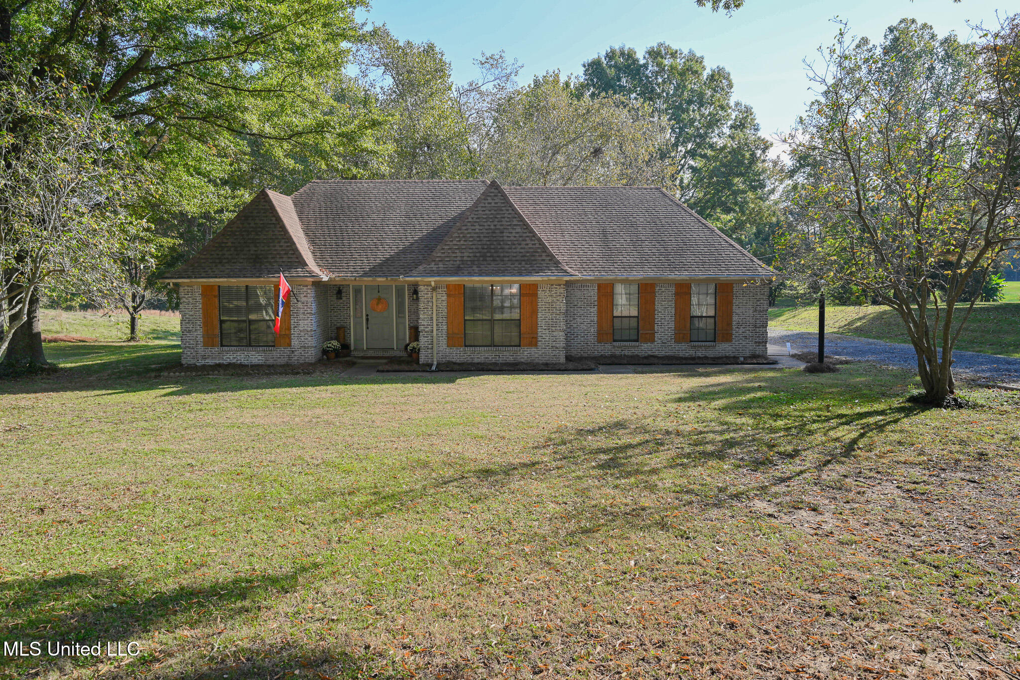 6470 Scenic Hollow Road, Walls, Mississippi image 2