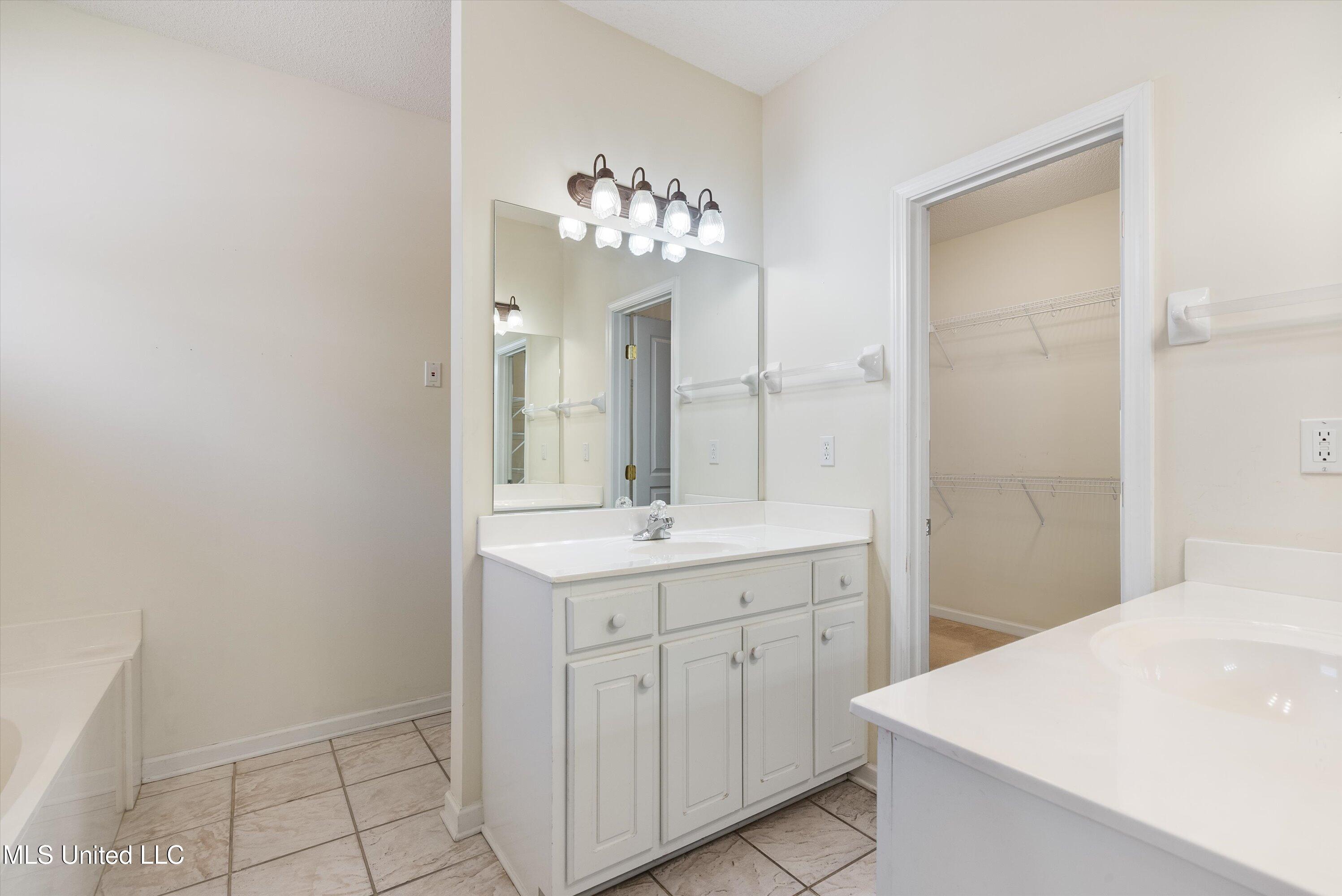 4845 Stone Cross Drive, Olive Branch, Mississippi image 13