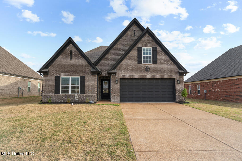 2207 Kent Drive, Southaven, Mississippi image 1